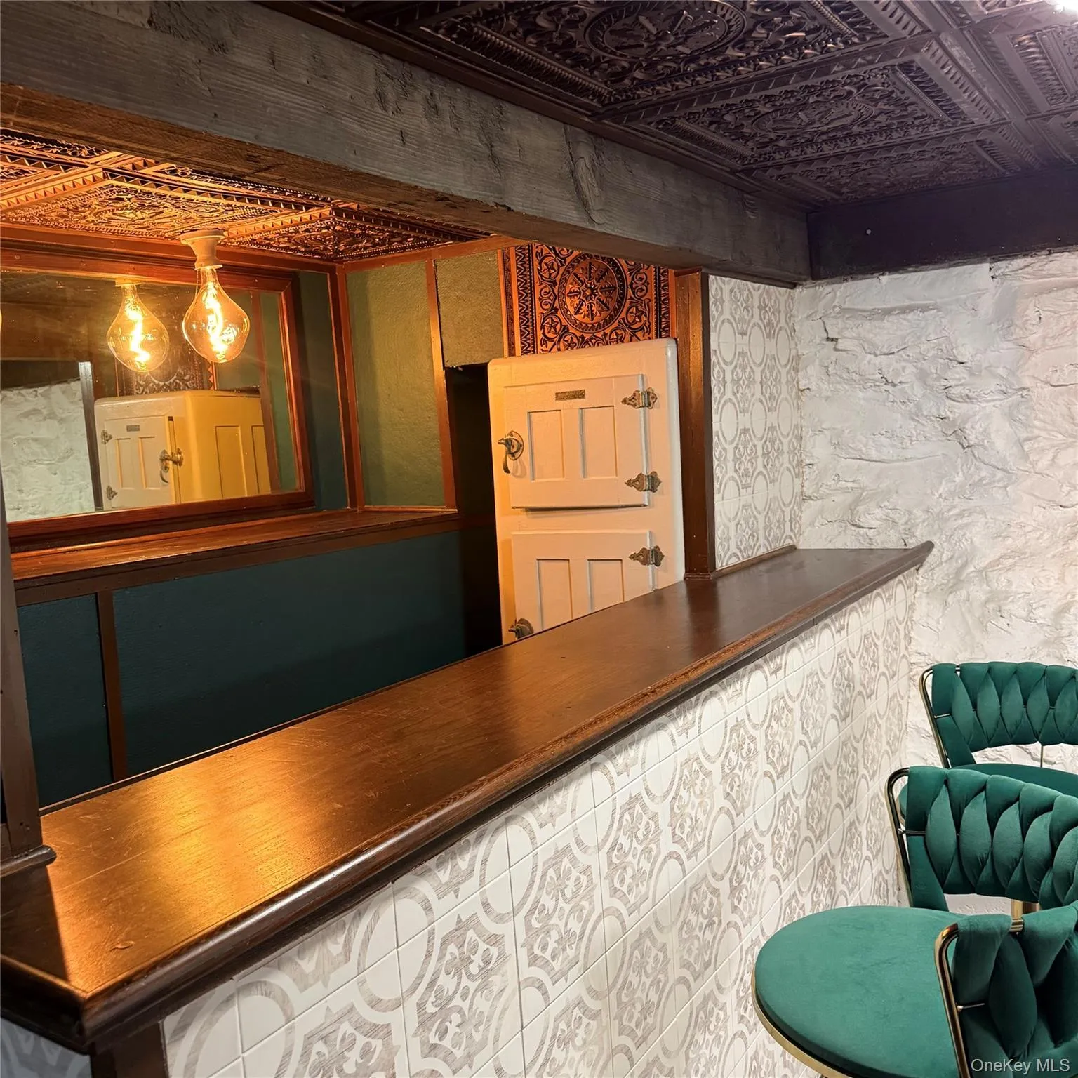 Dont miss out on the orirginal speakeasy room and bar from the side yard private entrance Dont miss out on the orirginal speakeasy room and bar from the side yard private entrance