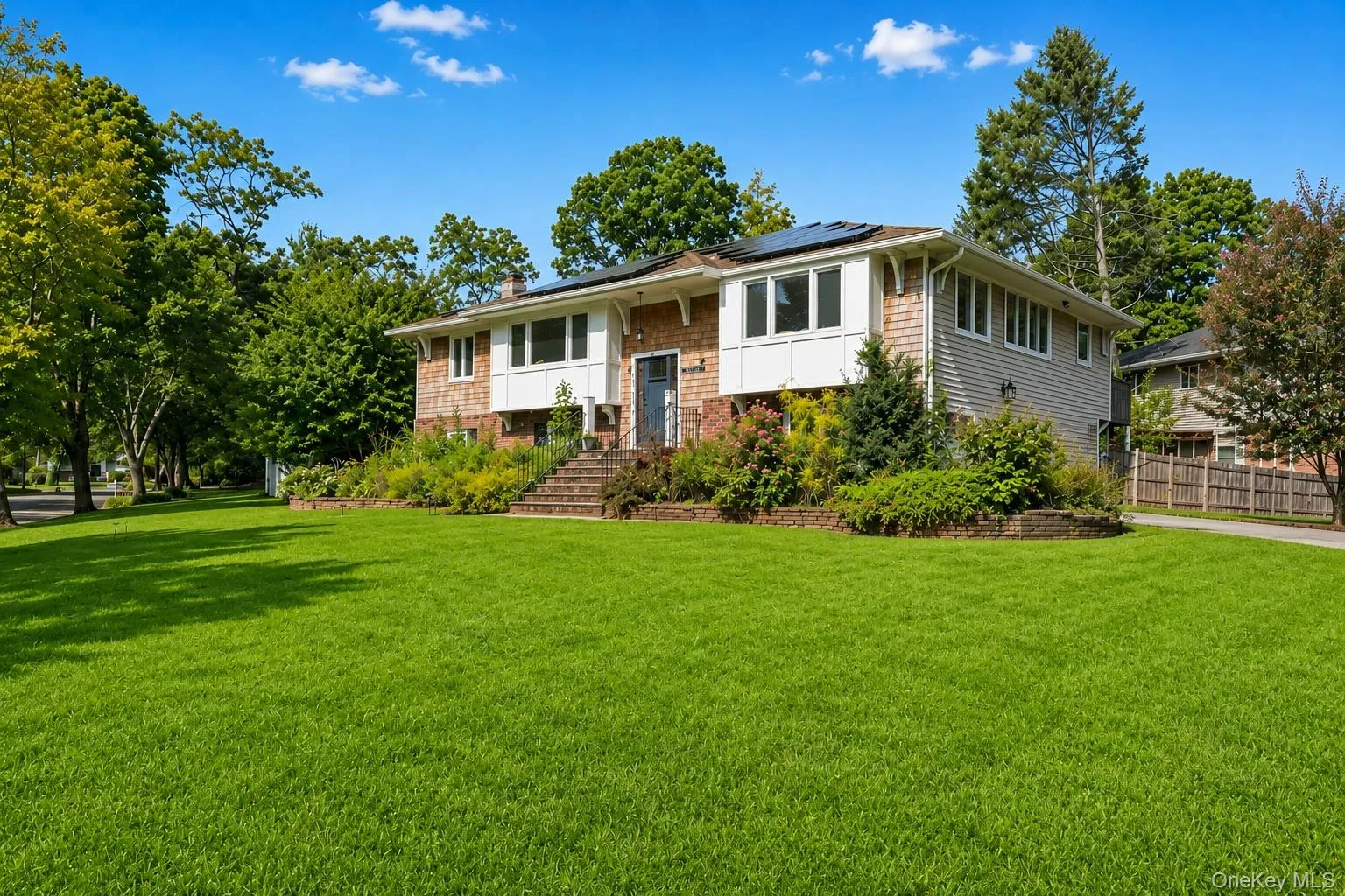7 Dalton Lane, Huntington, NY, 4 Bedrooms Bedrooms, 11 Rooms Rooms,2 BathroomsBathrooms,Residential,For Rent,Dalton,0,1004241 7 Dalton Lane, Huntington, NY, 4 Bedrooms Bedrooms, 11 Rooms Rooms,2 BathroomsBathrooms,Residential,For Rent,Dalton,0,1004241