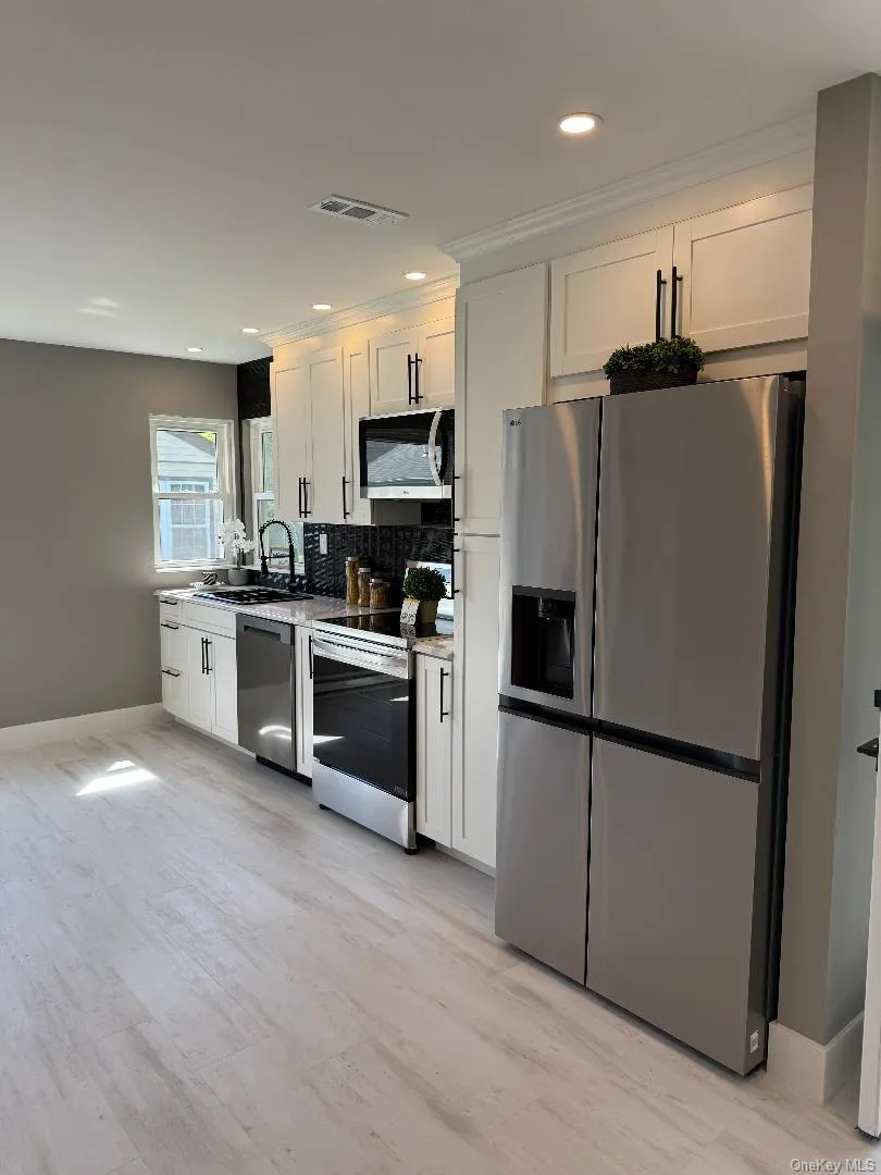 379 Larchmont Court, Brookhaven, NY, 2 Bedrooms Bedrooms, 6 Rooms Rooms,2 BathroomsBathrooms,Residential,For Rent,Larchmont,0,1004246 379 Larchmont Court, Brookhaven, NY, 2 Bedrooms Bedrooms, 6 Rooms Rooms,2 BathroomsBathrooms,Residential,For Rent,Larchmont,0,1004246