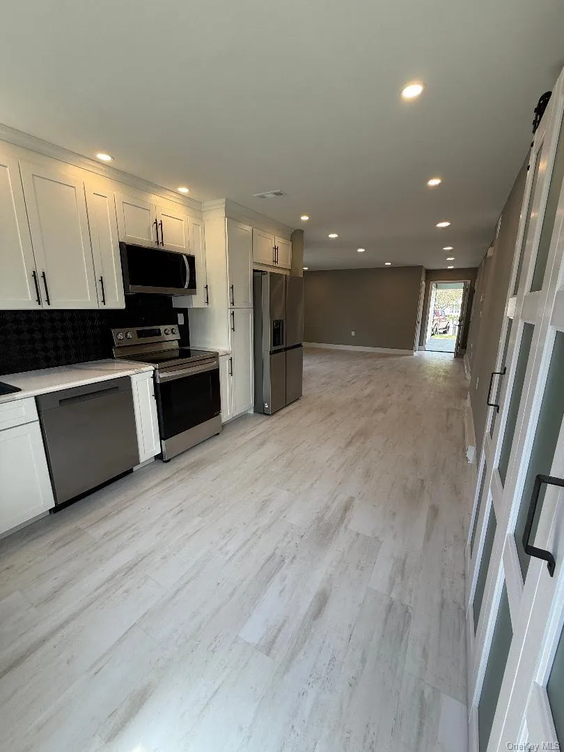 379 Larchmont Court, Brookhaven, NY, 2 Bedrooms Bedrooms, 6 Rooms Rooms,2 BathroomsBathrooms,Residential,For Rent,Larchmont,0,1004246 379 Larchmont Court, Brookhaven, NY, 2 Bedrooms Bedrooms, 6 Rooms Rooms,2 BathroomsBathrooms,Residential,For Rent,Larchmont,0,1004246