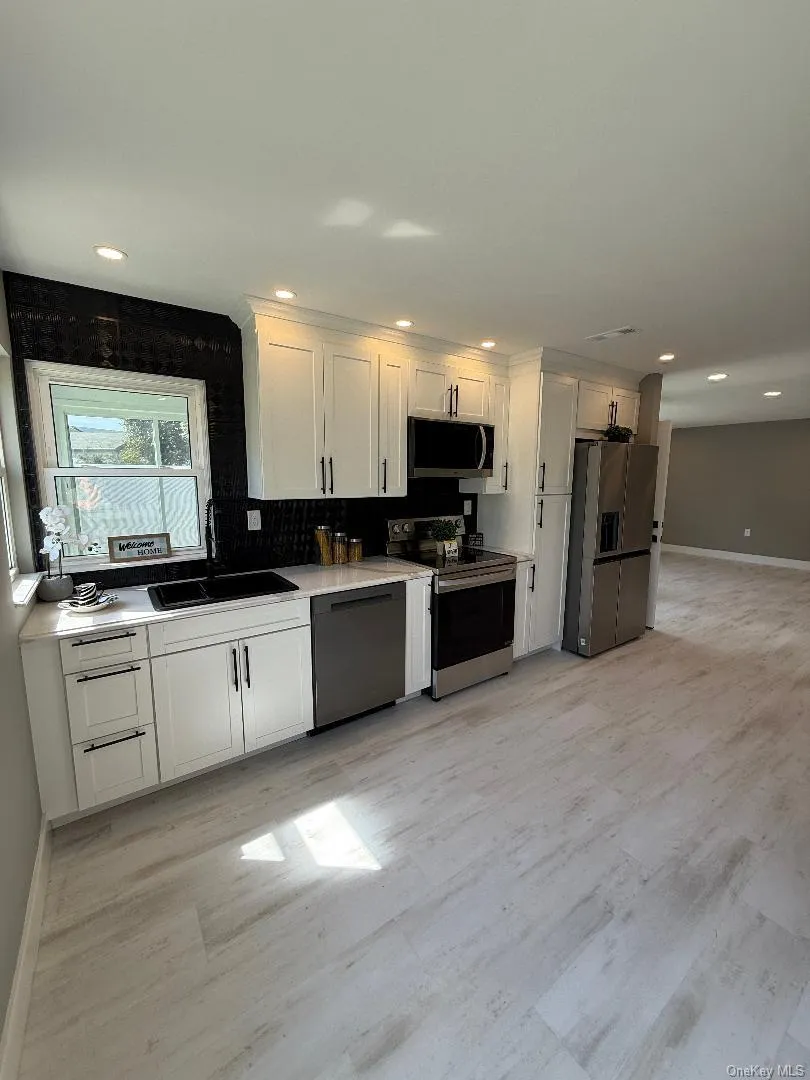 379 Larchmont Court, Brookhaven, NY, 2 Bedrooms Bedrooms, 6 Rooms Rooms,2 BathroomsBathrooms,Residential,For Rent,Larchmont,0,1004246 379 Larchmont Court, Brookhaven, NY, 2 Bedrooms Bedrooms, 6 Rooms Rooms,2 BathroomsBathrooms,Residential,For Rent,Larchmont,0,1004246