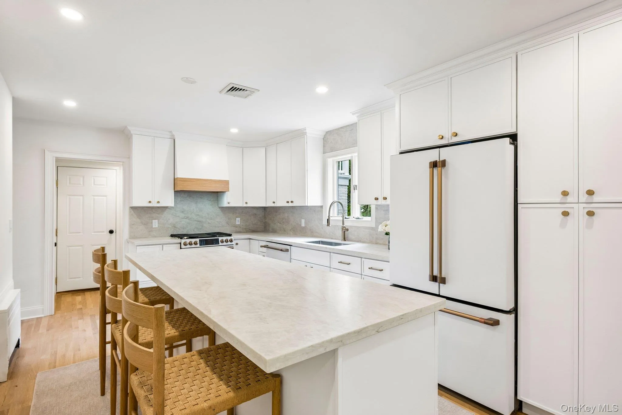 22 Shorehaven Lane, North Hempstead, NY, 4 Bedrooms Bedrooms, 8 Rooms Rooms,2 BathroomsBathrooms,Residential,For Rent,Shorehaven,0,1004259 22 Shorehaven Lane, North Hempstead, NY, 4 Bedrooms Bedrooms, 8 Rooms Rooms,2 BathroomsBathrooms,Residential,For Rent,Shorehaven,0,1004259