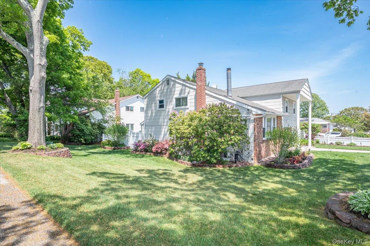 5 Spruceton Street, Brookhaven, NY, 4 Bedrooms Bedrooms, 9 Rooms Rooms,2 BathroomsBathrooms,Residential,For Rent,Spruceton,0,1004260 5 Spruceton Street, Brookhaven, NY, 4 Bedrooms Bedrooms, 9 Rooms Rooms,2 BathroomsBathrooms,Residential,For Rent,Spruceton,0,1004260