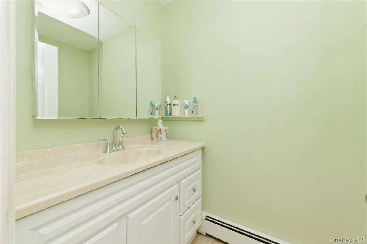 5 Spruceton Street, Brookhaven, NY, 4 Bedrooms Bedrooms, 9 Rooms Rooms,2 BathroomsBathrooms,Residential,For Rent,Spruceton,0,1004260 5 Spruceton Street, Brookhaven, NY, 4 Bedrooms Bedrooms, 9 Rooms Rooms,2 BathroomsBathrooms,Residential,For Rent,Spruceton,0,1004260