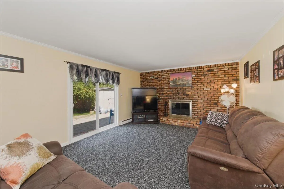 5 Spruceton Street, Brookhaven, NY, 4 Bedrooms Bedrooms, 9 Rooms Rooms,2 BathroomsBathrooms,Residential,For Rent,Spruceton,0,1004260 5 Spruceton Street, Brookhaven, NY, 4 Bedrooms Bedrooms, 9 Rooms Rooms,2 BathroomsBathrooms,Residential,For Rent,Spruceton,0,1004260