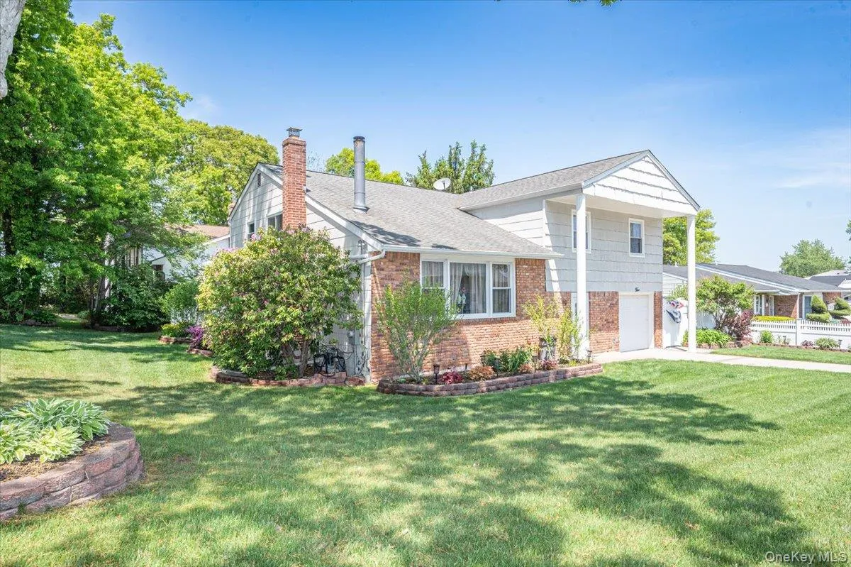 5 Spruceton Street, Brookhaven, NY, 4 Bedrooms Bedrooms, 9 Rooms Rooms,2 BathroomsBathrooms,Residential,For Rent,Spruceton,0,1004260 5 Spruceton Street, Brookhaven, NY, 4 Bedrooms Bedrooms, 9 Rooms Rooms,2 BathroomsBathrooms,Residential,For Rent,Spruceton,0,1004260
