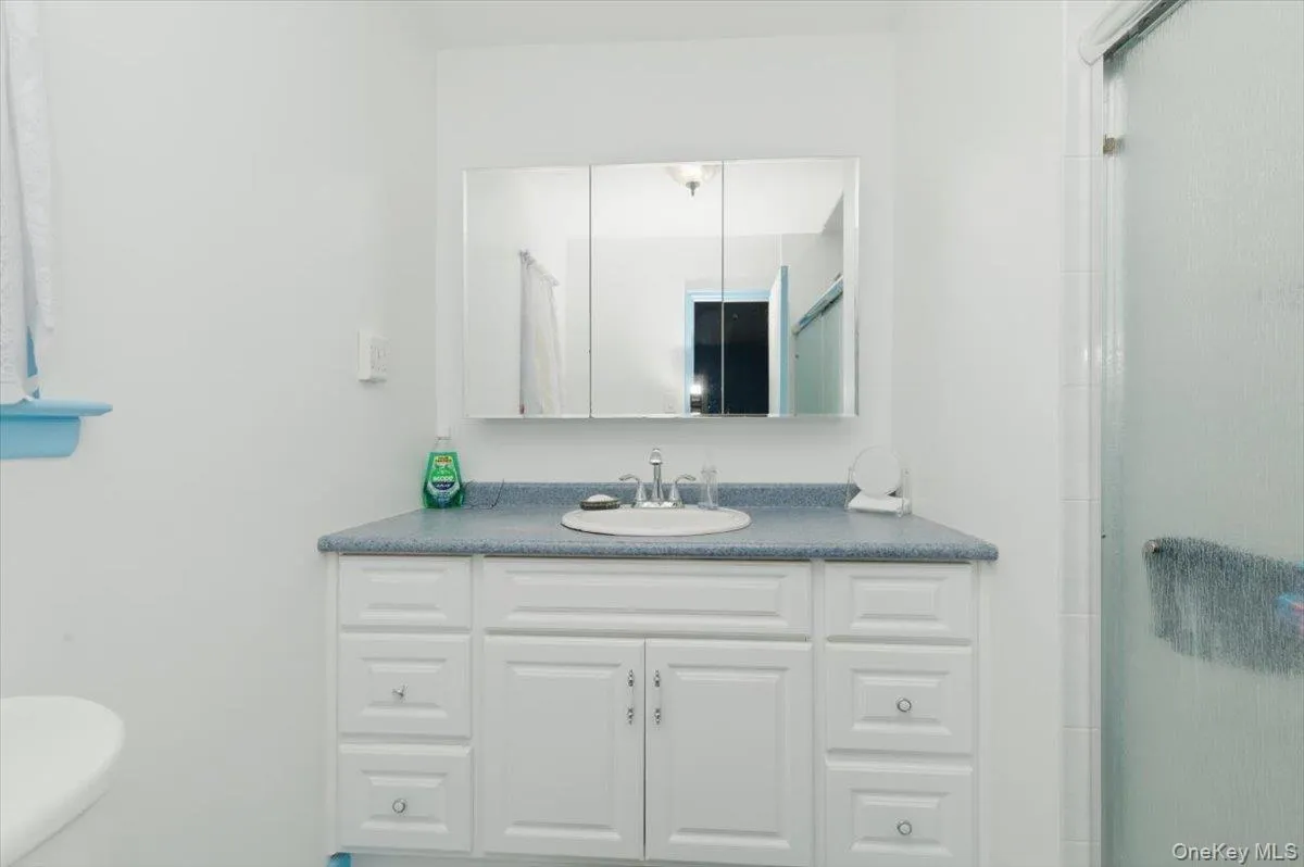 5 Spruceton Street, Brookhaven, NY, 4 Bedrooms Bedrooms, 9 Rooms Rooms,2 BathroomsBathrooms,Residential,For Rent,Spruceton,0,1004260 5 Spruceton Street, Brookhaven, NY, 4 Bedrooms Bedrooms, 9 Rooms Rooms,2 BathroomsBathrooms,Residential,For Rent,Spruceton,0,1004260