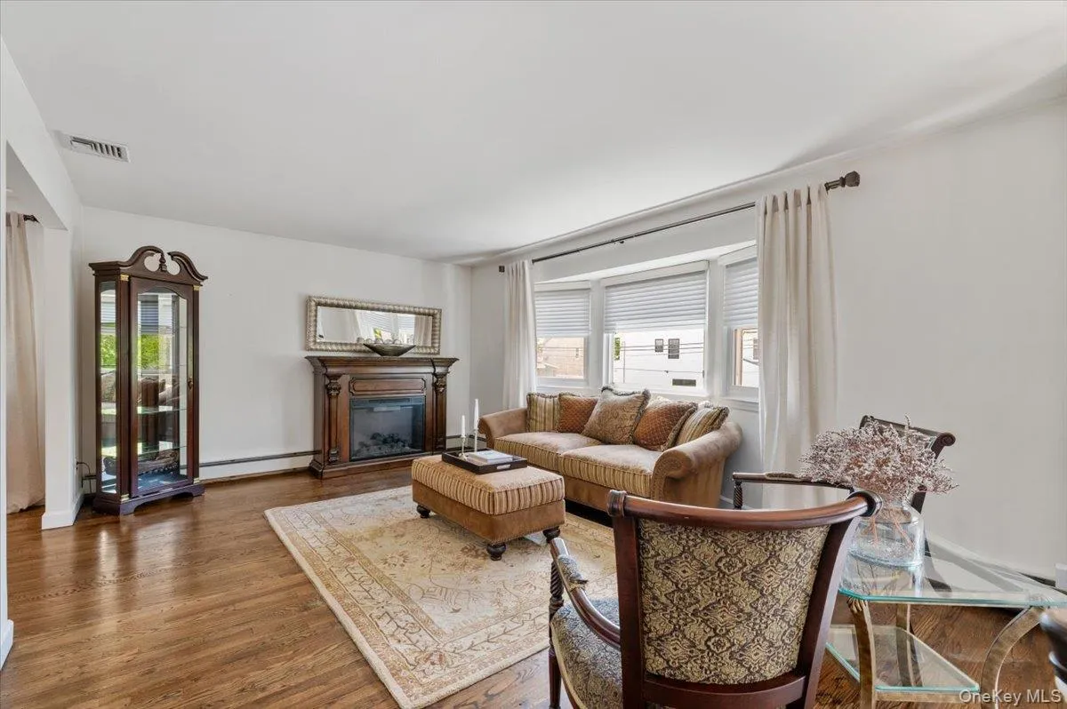 2499 Haff Avenue, Hempstead, NY, 4 Bedrooms Bedrooms, 9 Rooms Rooms,2 BathroomsBathrooms,Residential,For Rent,Haff,0,1004263 2499 Haff Avenue, Hempstead, NY, 4 Bedrooms Bedrooms, 9 Rooms Rooms,2 BathroomsBathrooms,Residential,For Rent,Haff,0,1004263