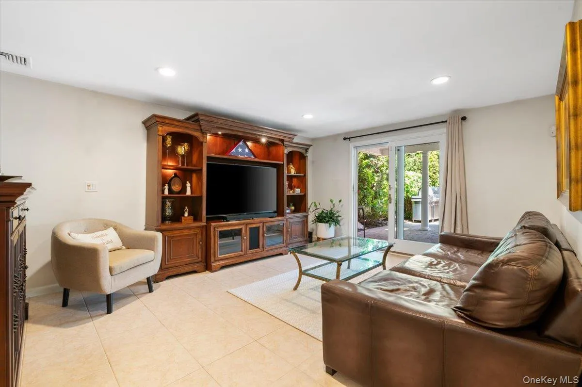 2499 Haff Avenue, Hempstead, NY, 4 Bedrooms Bedrooms, 9 Rooms Rooms,2 BathroomsBathrooms,Residential,For Rent,Haff,0,1004263 2499 Haff Avenue, Hempstead, NY, 4 Bedrooms Bedrooms, 9 Rooms Rooms,2 BathroomsBathrooms,Residential,For Rent,Haff,0,1004263