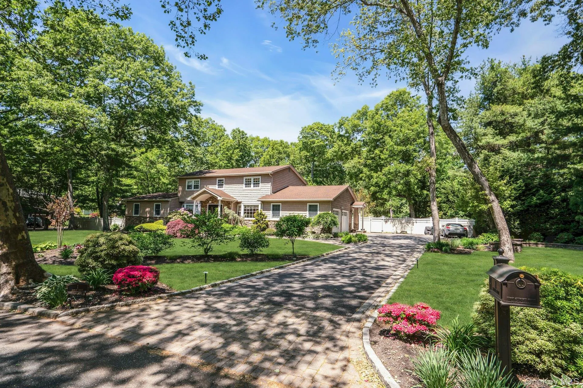 4 Bedroom, 2.5 bathrooms, 2 offices. 4 Bedroom, 2.5 bathrooms, 2 offices.