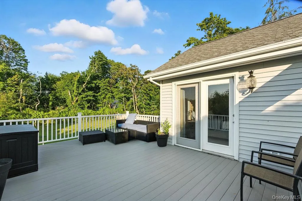 100 manor Lane, Riverhead, NY, 3 Bedrooms Bedrooms, 7 Rooms Rooms,2 BathroomsBathrooms,Residential,For Rent,manor,0,1004268 100 manor Lane, Riverhead, NY, 3 Bedrooms Bedrooms, 7 Rooms Rooms,2 BathroomsBathrooms,Residential,For Rent,manor,0,1004268