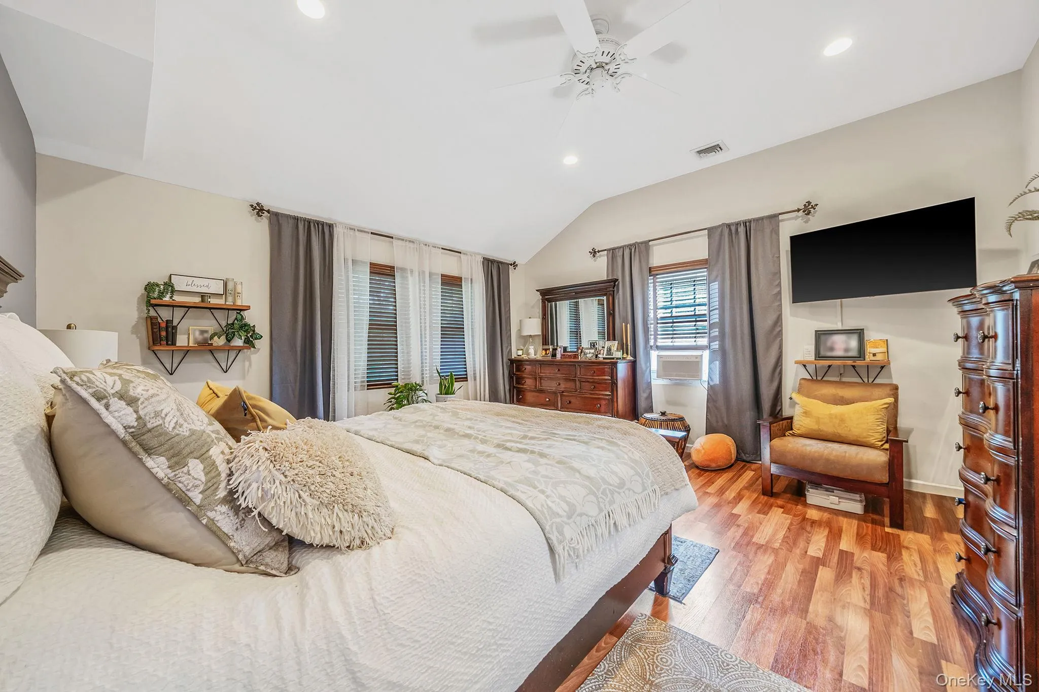 364 Twilight Lane, Smithtown, NY, 3 Bedrooms Bedrooms, 8 Rooms Rooms,2 BathroomsBathrooms,Residential,For Rent,Twilight,0,1004270 364 Twilight Lane, Smithtown, NY, 3 Bedrooms Bedrooms, 8 Rooms Rooms,2 BathroomsBathrooms,Residential,For Rent,Twilight,0,1004270