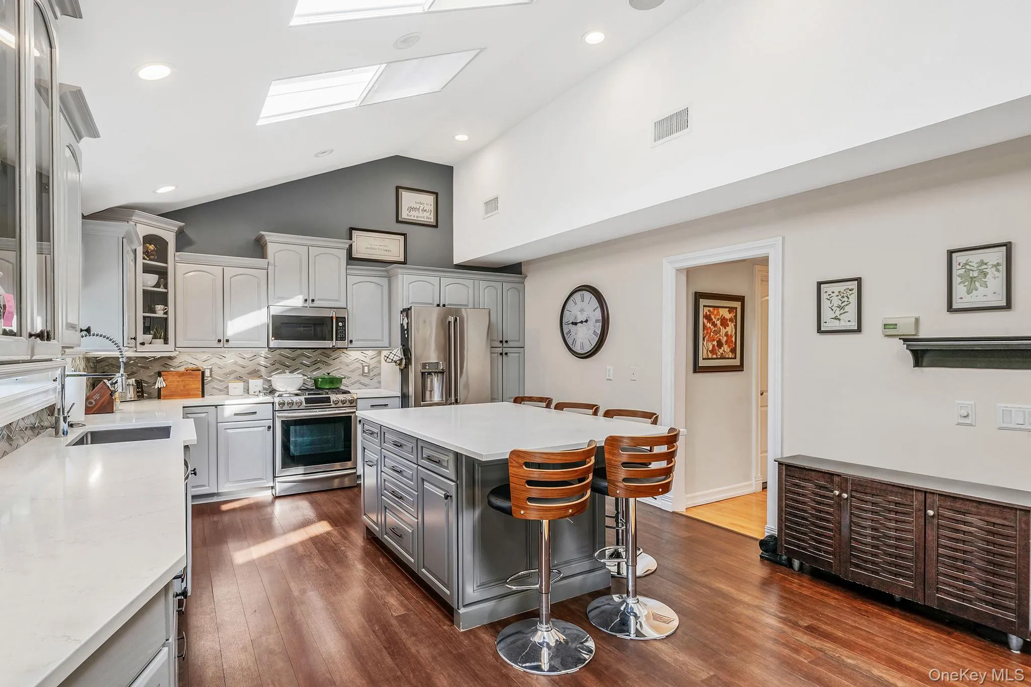 364 Twilight Lane, Smithtown, NY, 3 Bedrooms Bedrooms, 8 Rooms Rooms,2 BathroomsBathrooms,Residential,For Rent,Twilight,0,1004270 364 Twilight Lane, Smithtown, NY, 3 Bedrooms Bedrooms, 8 Rooms Rooms,2 BathroomsBathrooms,Residential,For Rent,Twilight,0,1004270