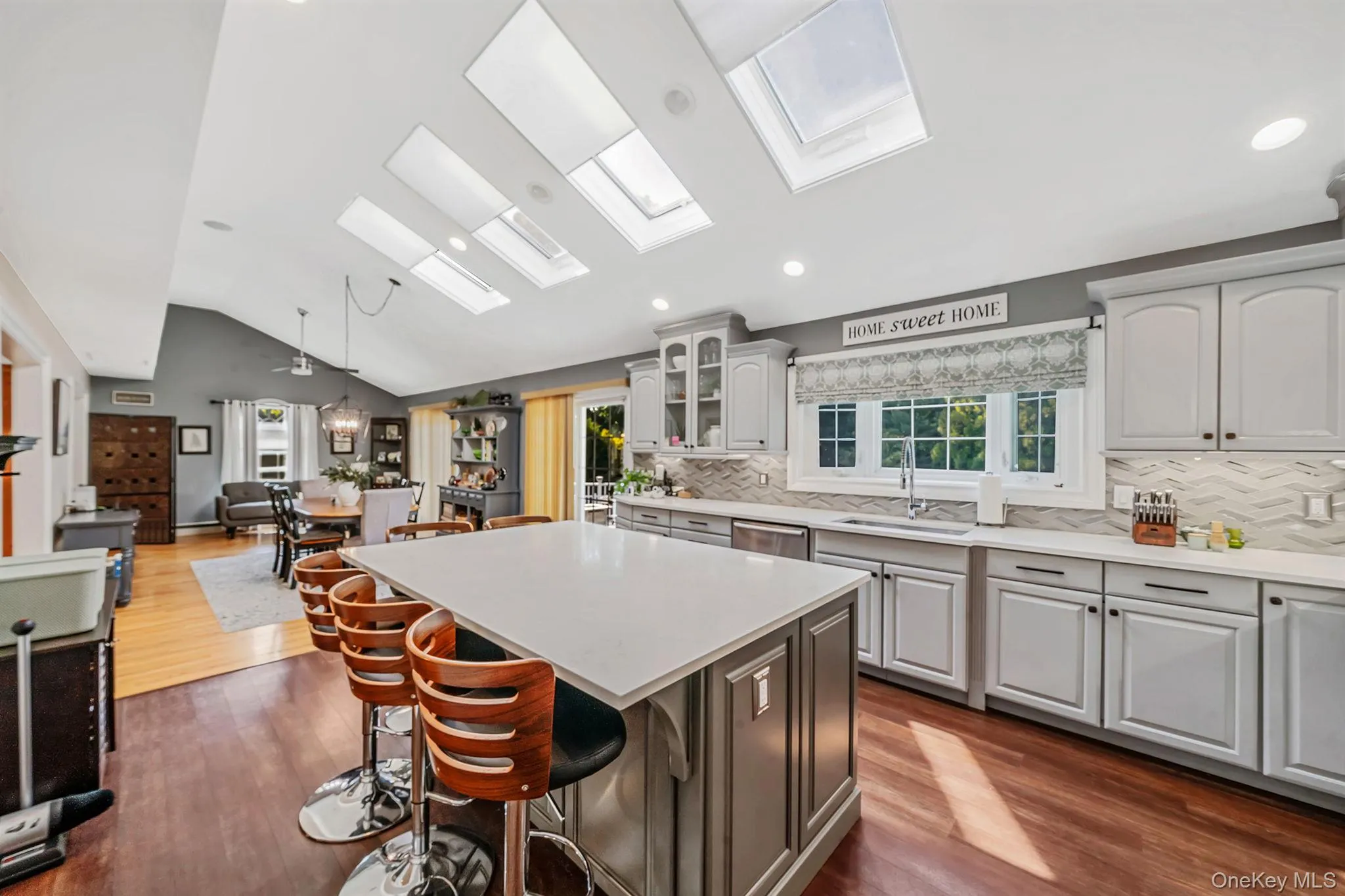 364 Twilight Lane, Smithtown, NY, 3 Bedrooms Bedrooms, 8 Rooms Rooms,2 BathroomsBathrooms,Residential,For Rent,Twilight,0,1004270 364 Twilight Lane, Smithtown, NY, 3 Bedrooms Bedrooms, 8 Rooms Rooms,2 BathroomsBathrooms,Residential,For Rent,Twilight,0,1004270
