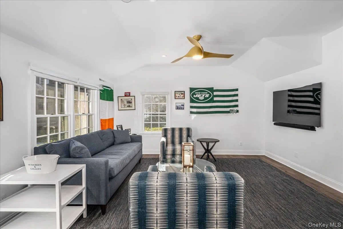 100 Elderfields Road, North Hempstead, NY, 5 Bedrooms Bedrooms, 12 Rooms Rooms,5 BathroomsBathrooms,Residential,For Rent,Elderfields,0,1004280 100 Elderfields Road, North Hempstead, NY, 5 Bedrooms Bedrooms, 12 Rooms Rooms,5 BathroomsBathrooms,Residential,For Rent,Elderfields,0,1004280
