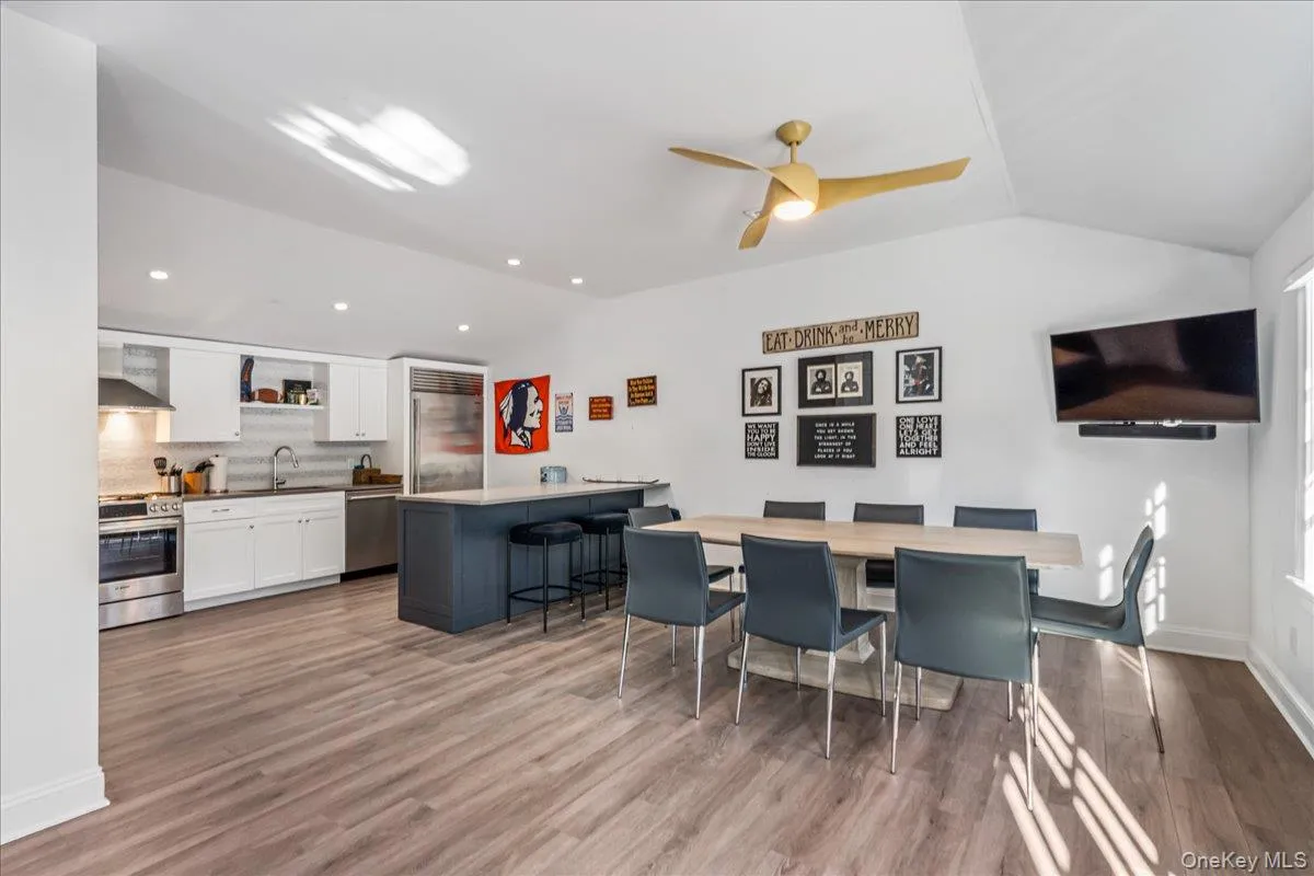 100 Elderfields Road, North Hempstead, NY, 5 Bedrooms Bedrooms, 12 Rooms Rooms,5 BathroomsBathrooms,Residential,For Rent,Elderfields,0,1004280 100 Elderfields Road, North Hempstead, NY, 5 Bedrooms Bedrooms, 12 Rooms Rooms,5 BathroomsBathrooms,Residential,For Rent,Elderfields,0,1004280