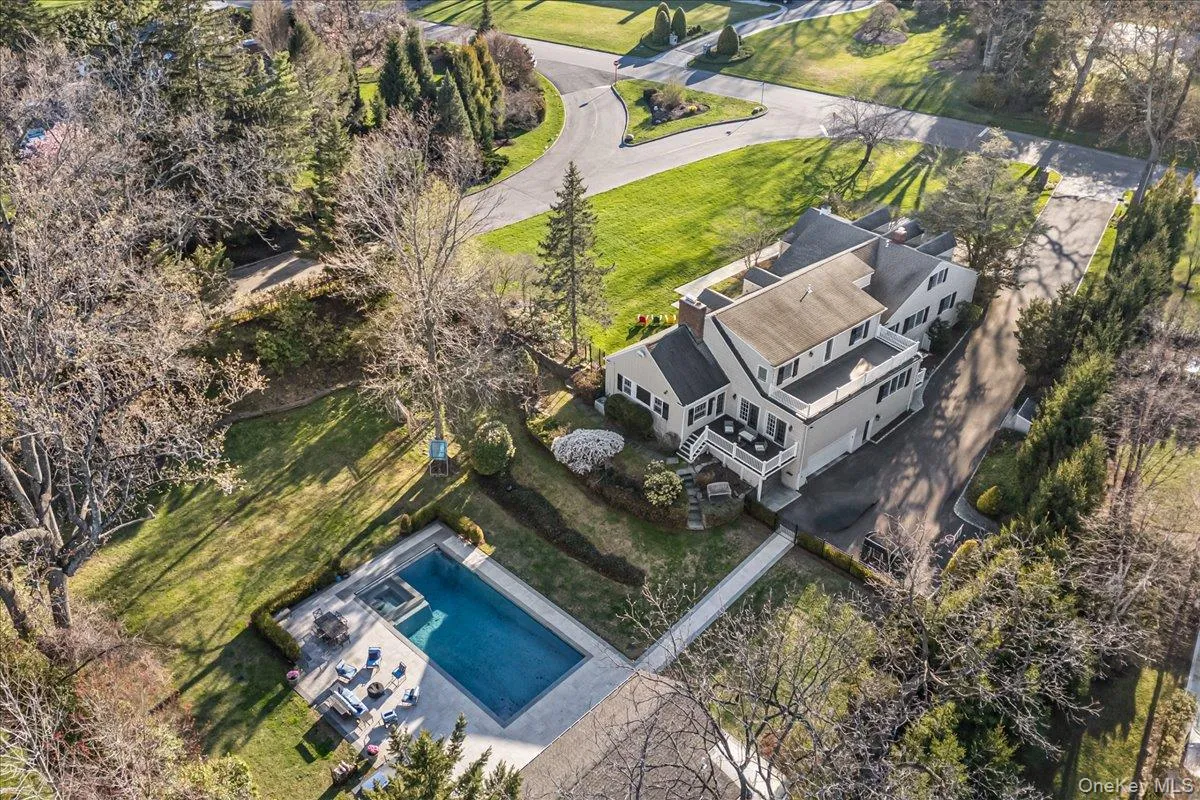 100 Elderfields Road, North Hempstead, NY, 5 Bedrooms Bedrooms, 12 Rooms Rooms,5 BathroomsBathrooms,Residential,For Rent,Elderfields,0,1004280 100 Elderfields Road, North Hempstead, NY, 5 Bedrooms Bedrooms, 12 Rooms Rooms,5 BathroomsBathrooms,Residential,For Rent,Elderfields,0,1004280