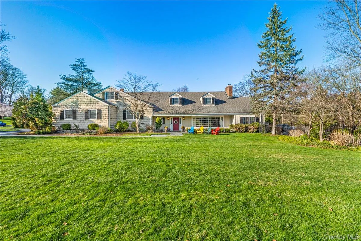 100 Elderfields Road, North Hempstead, NY, 5 Bedrooms Bedrooms, 12 Rooms Rooms,5 BathroomsBathrooms,Residential,For Rent,Elderfields,0,1004280 100 Elderfields Road, North Hempstead, NY, 5 Bedrooms Bedrooms, 12 Rooms Rooms,5 BathroomsBathrooms,Residential,For Rent,Elderfields,0,1004280