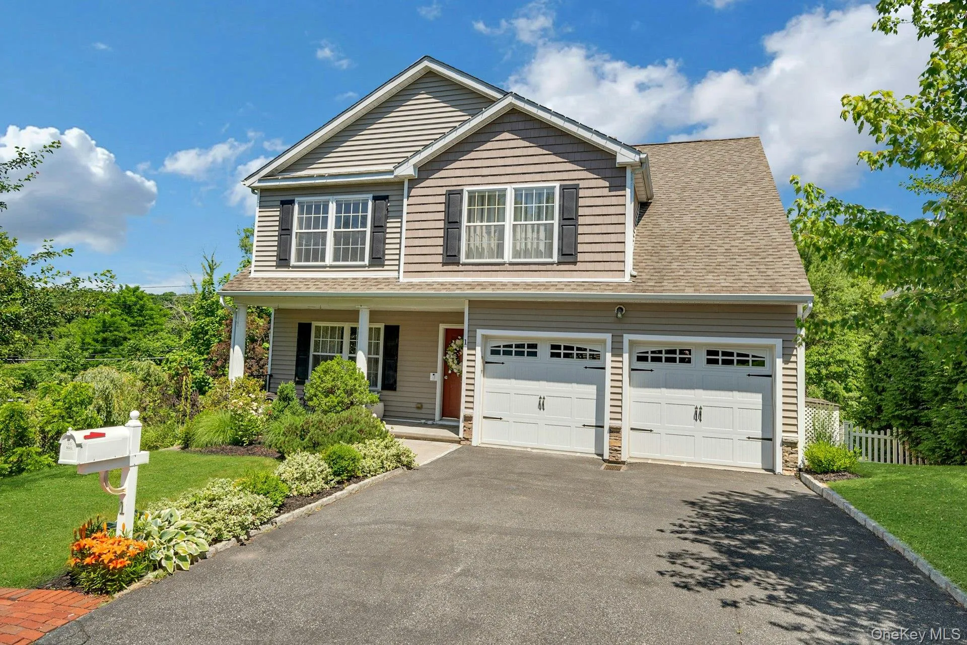 1 Thornton Hill, Ossining, NY, 3 Bedrooms Bedrooms, 11 Rooms Rooms,2 BathroomsBathrooms,Residential,For Rent,Thornton,0,1004287 1 Thornton Hill, Ossining, NY, 3 Bedrooms Bedrooms, 11 Rooms Rooms,2 BathroomsBathrooms,Residential,For Rent,Thornton,0,1004287