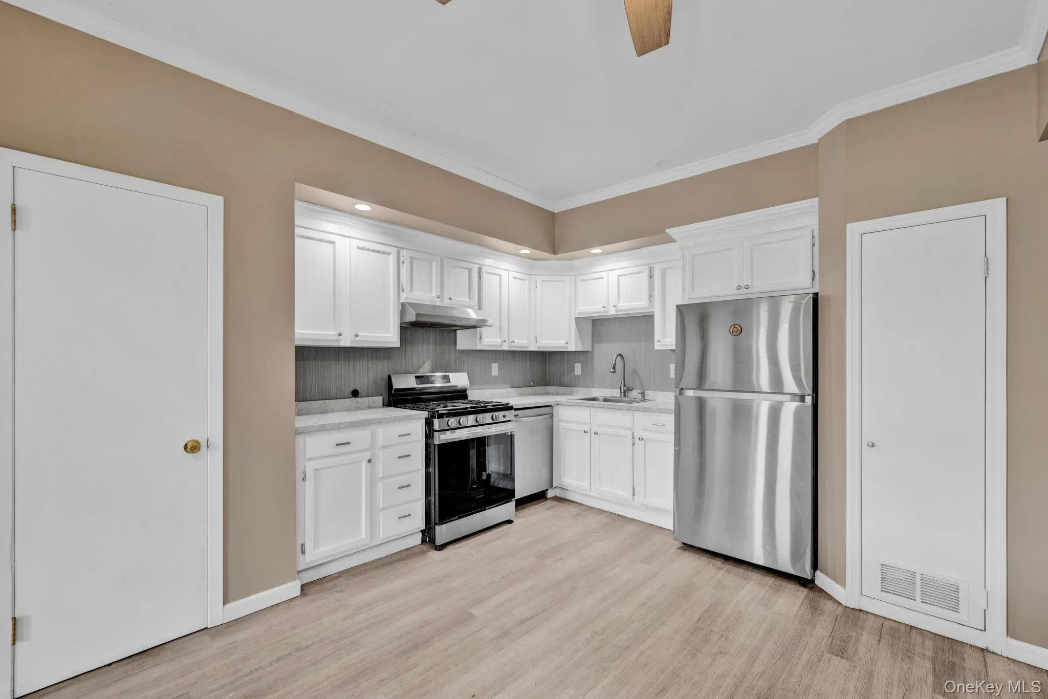 85 Main Street, Orangetown, NY, 2 Bedrooms Bedrooms, 4 Rooms Rooms,1 BathroomBathrooms,Residential Lease,For Rent,Main,0,1004292 85 Main Street, Orangetown, NY, 2 Bedrooms Bedrooms, 4 Rooms Rooms,1 BathroomBathrooms,Residential Lease,For Rent,Main,0,1004292