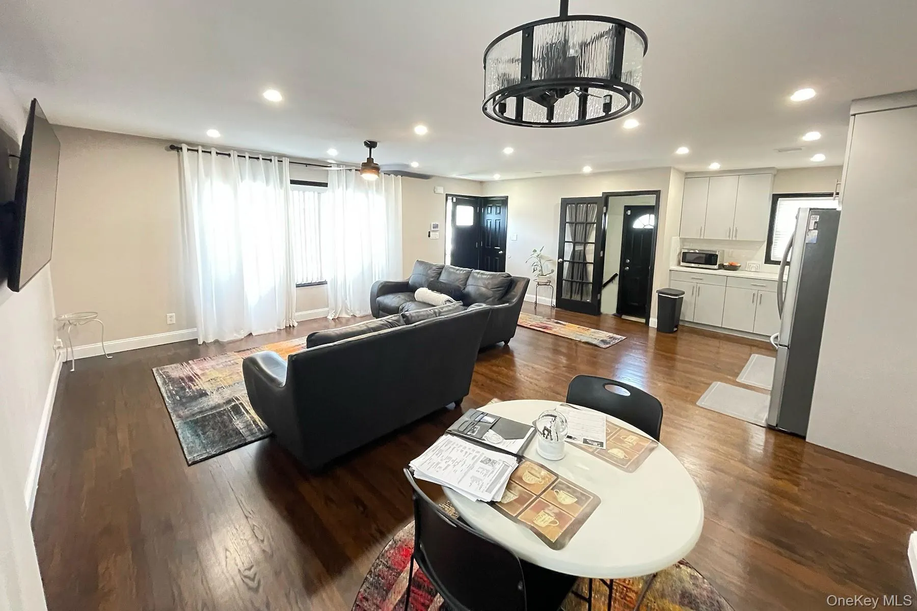 12005 Nashville Boulevard, New York, NY, 4 Bedrooms Bedrooms, 8 Rooms Rooms,2 BathroomsBathrooms,Residential,For Rent,Nashville,0,1004293 12005 Nashville Boulevard, New York, NY, 4 Bedrooms Bedrooms, 8 Rooms Rooms,2 BathroomsBathrooms,Residential,For Rent,Nashville,0,1004293