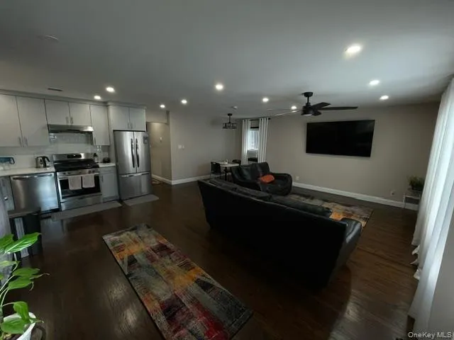 12005 Nashville Boulevard, New York, NY, 4 Bedrooms Bedrooms, 8 Rooms Rooms,2 BathroomsBathrooms,Residential,For Rent,Nashville,0,1004293 12005 Nashville Boulevard, New York, NY, 4 Bedrooms Bedrooms, 8 Rooms Rooms,2 BathroomsBathrooms,Residential,For Rent,Nashville,0,1004293