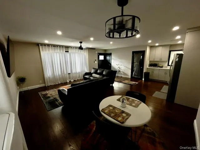 12005 Nashville Boulevard, New York, NY, 4 Bedrooms Bedrooms, 8 Rooms Rooms,2 BathroomsBathrooms,Residential,For Rent,Nashville,0,1004293 12005 Nashville Boulevard, New York, NY, 4 Bedrooms Bedrooms, 8 Rooms Rooms,2 BathroomsBathrooms,Residential,For Rent,Nashville,0,1004293