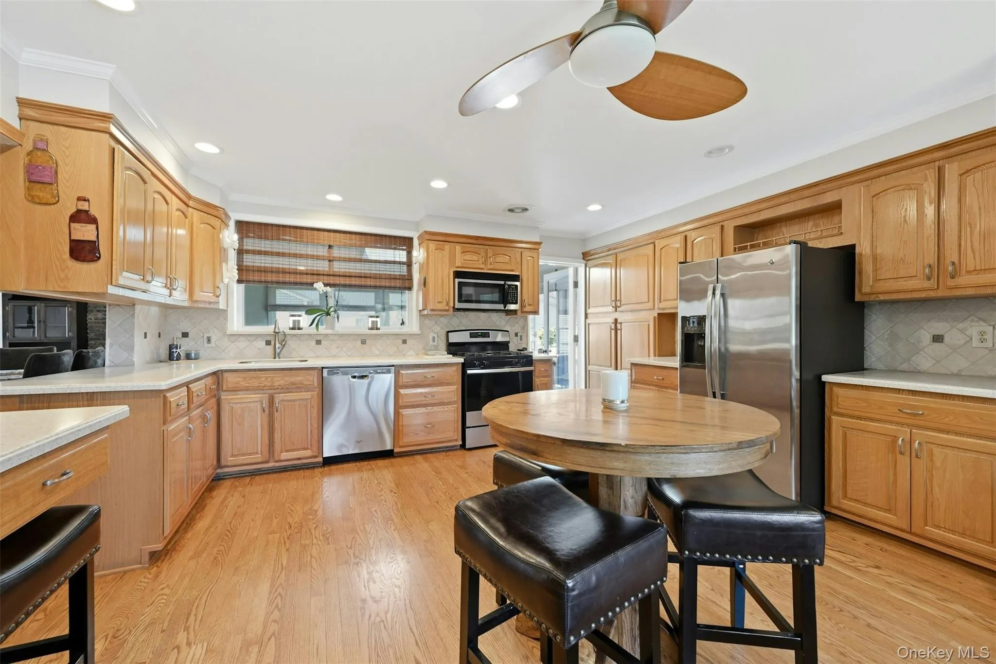 661 Shore Drive, Islip, NY, 4 Bedrooms Bedrooms, 10 Rooms Rooms,2 BathroomsBathrooms,Residential,For Rent,Shore,0,1004296 661 Shore Drive, Islip, NY, 4 Bedrooms Bedrooms, 10 Rooms Rooms,2 BathroomsBathrooms,Residential,For Rent,Shore,0,1004296