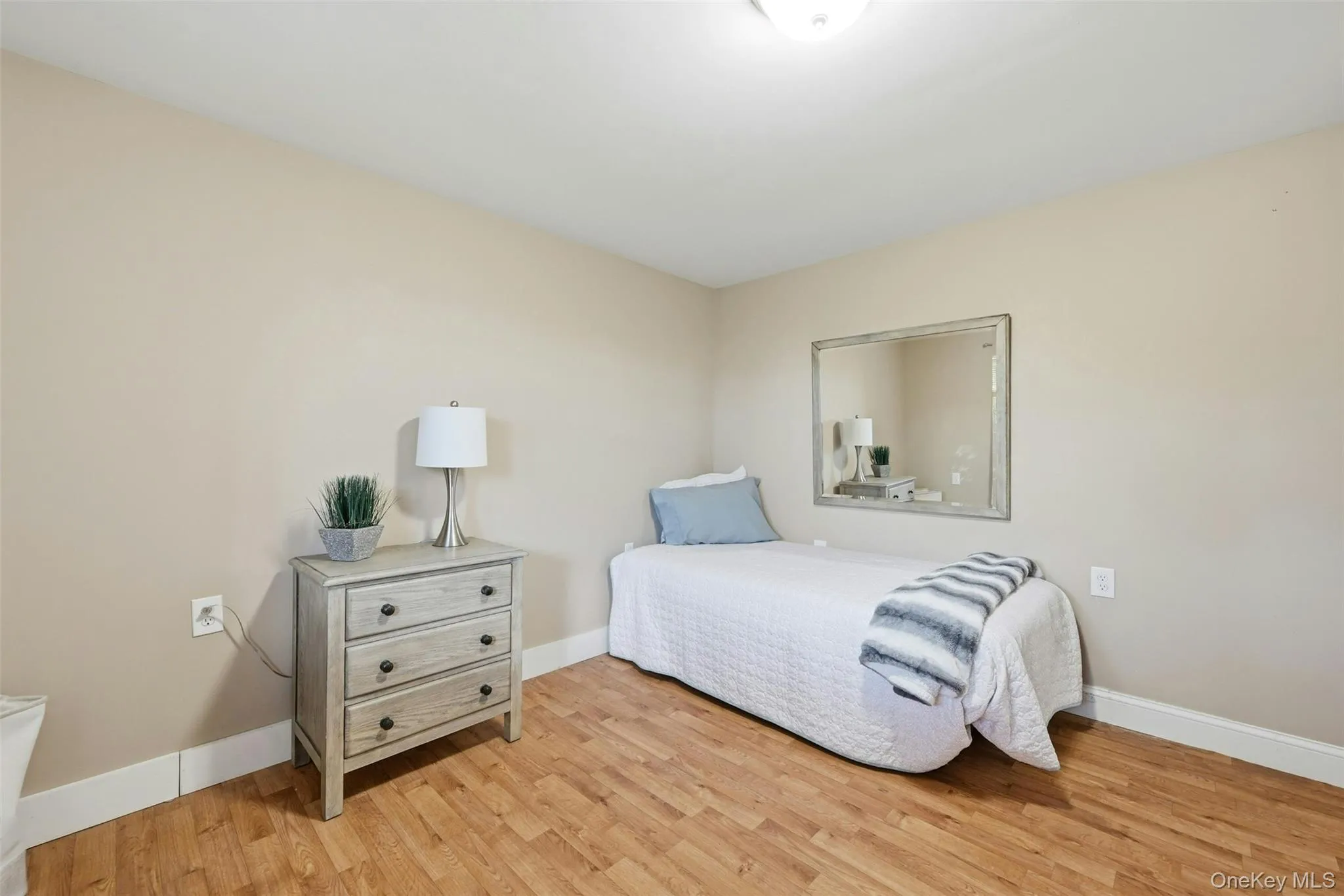 661 Shore Drive, Islip, NY, 4 Bedrooms Bedrooms, 10 Rooms Rooms,2 BathroomsBathrooms,Residential,For Rent,Shore,0,1004296 661 Shore Drive, Islip, NY, 4 Bedrooms Bedrooms, 10 Rooms Rooms,2 BathroomsBathrooms,Residential,For Rent,Shore,0,1004296