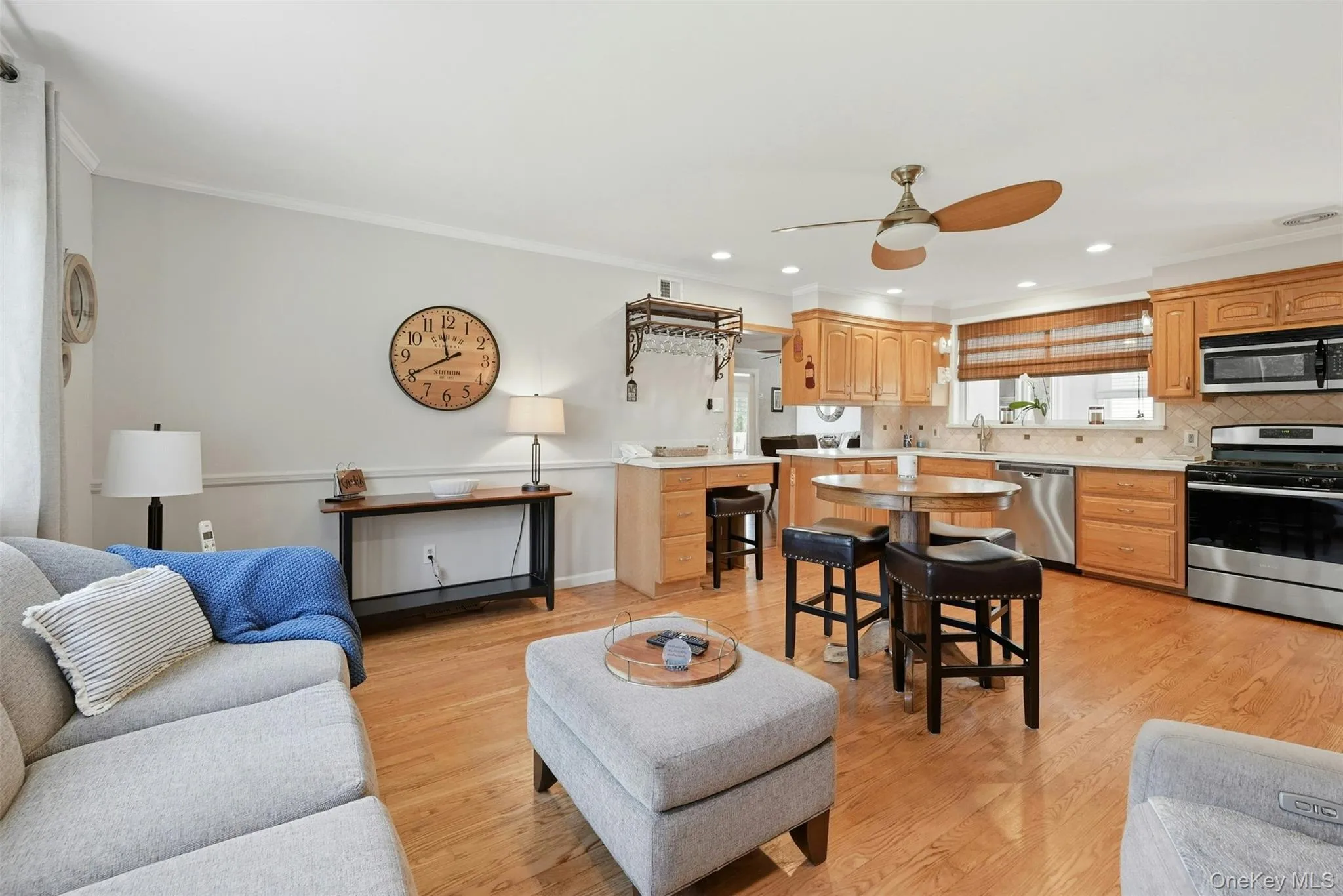 661 Shore Drive, Islip, NY, 4 Bedrooms Bedrooms, 10 Rooms Rooms,2 BathroomsBathrooms,Residential,For Rent,Shore,0,1004296 661 Shore Drive, Islip, NY, 4 Bedrooms Bedrooms, 10 Rooms Rooms,2 BathroomsBathrooms,Residential,For Rent,Shore,0,1004296