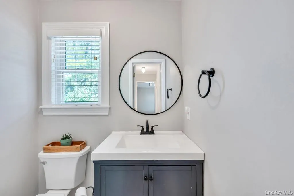 5 Barbara Anne Street, Brookhaven, NY, 3 Bedrooms Bedrooms, 10 Rooms Rooms,2 BathroomsBathrooms,Residential,For Rent,Barbara Anne,0,1004302 5 Barbara Anne Street, Brookhaven, NY, 3 Bedrooms Bedrooms, 10 Rooms Rooms,2 BathroomsBathrooms,Residential,For Rent,Barbara Anne,0,1004302