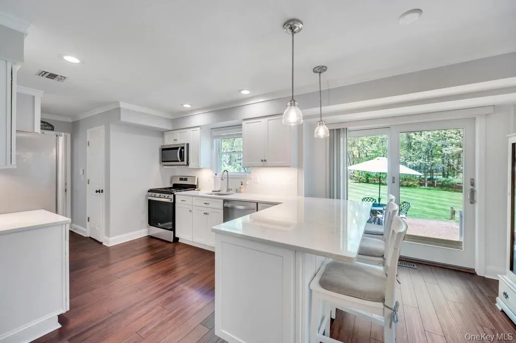 5 Barbara Anne Street, Brookhaven, NY, 3 Bedrooms Bedrooms, 10 Rooms Rooms,2 BathroomsBathrooms,Residential,For Rent,Barbara Anne,0,1004302 5 Barbara Anne Street, Brookhaven, NY, 3 Bedrooms Bedrooms, 10 Rooms Rooms,2 BathroomsBathrooms,Residential,For Rent,Barbara Anne,0,1004302