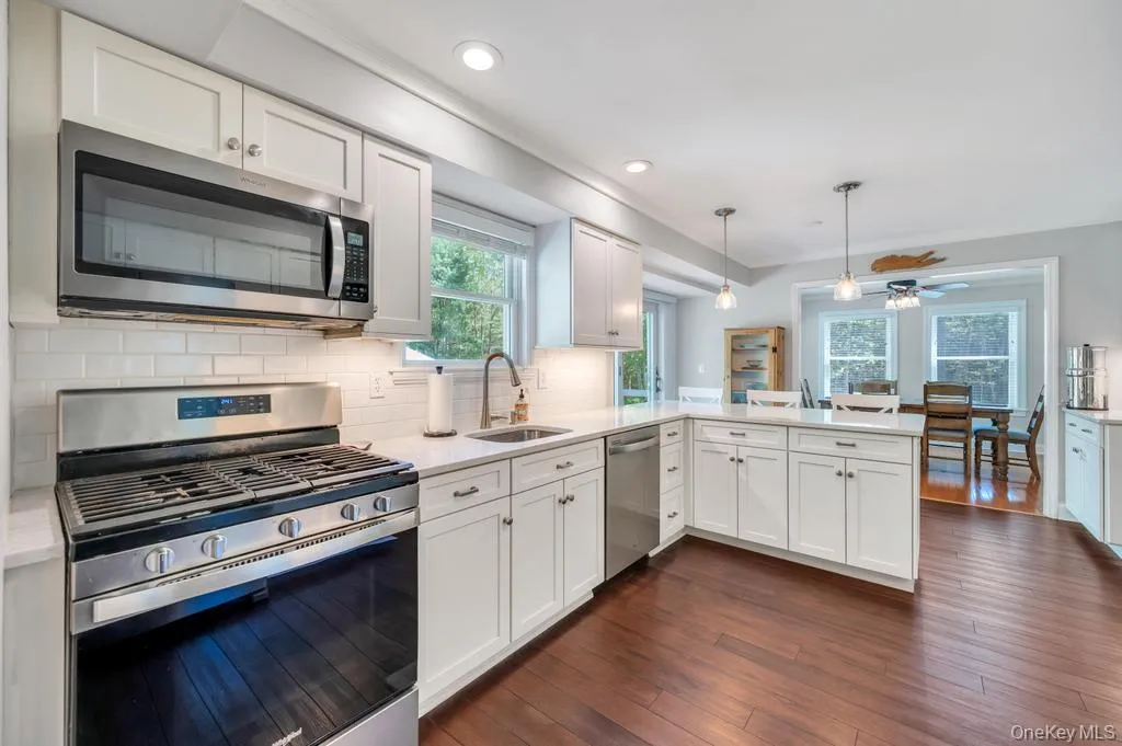 5 Barbara Anne Street, Brookhaven, NY, 3 Bedrooms Bedrooms, 10 Rooms Rooms,2 BathroomsBathrooms,Residential,For Rent,Barbara Anne,0,1004302 5 Barbara Anne Street, Brookhaven, NY, 3 Bedrooms Bedrooms, 10 Rooms Rooms,2 BathroomsBathrooms,Residential,For Rent,Barbara Anne,0,1004302