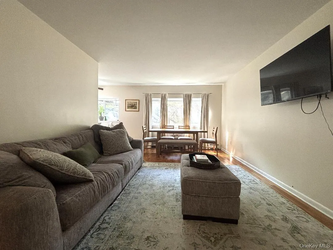2333 Palmer Avenue, New Rochelle, NY, 2 Bedrooms Bedrooms, 6 Rooms Rooms,1 BathroomBathrooms,Residential,For Rent,Palmer,0,1004309 2333 Palmer Avenue, New Rochelle, NY, 2 Bedrooms Bedrooms, 6 Rooms Rooms,1 BathroomBathrooms,Residential,For Rent,Palmer,0,1004309
