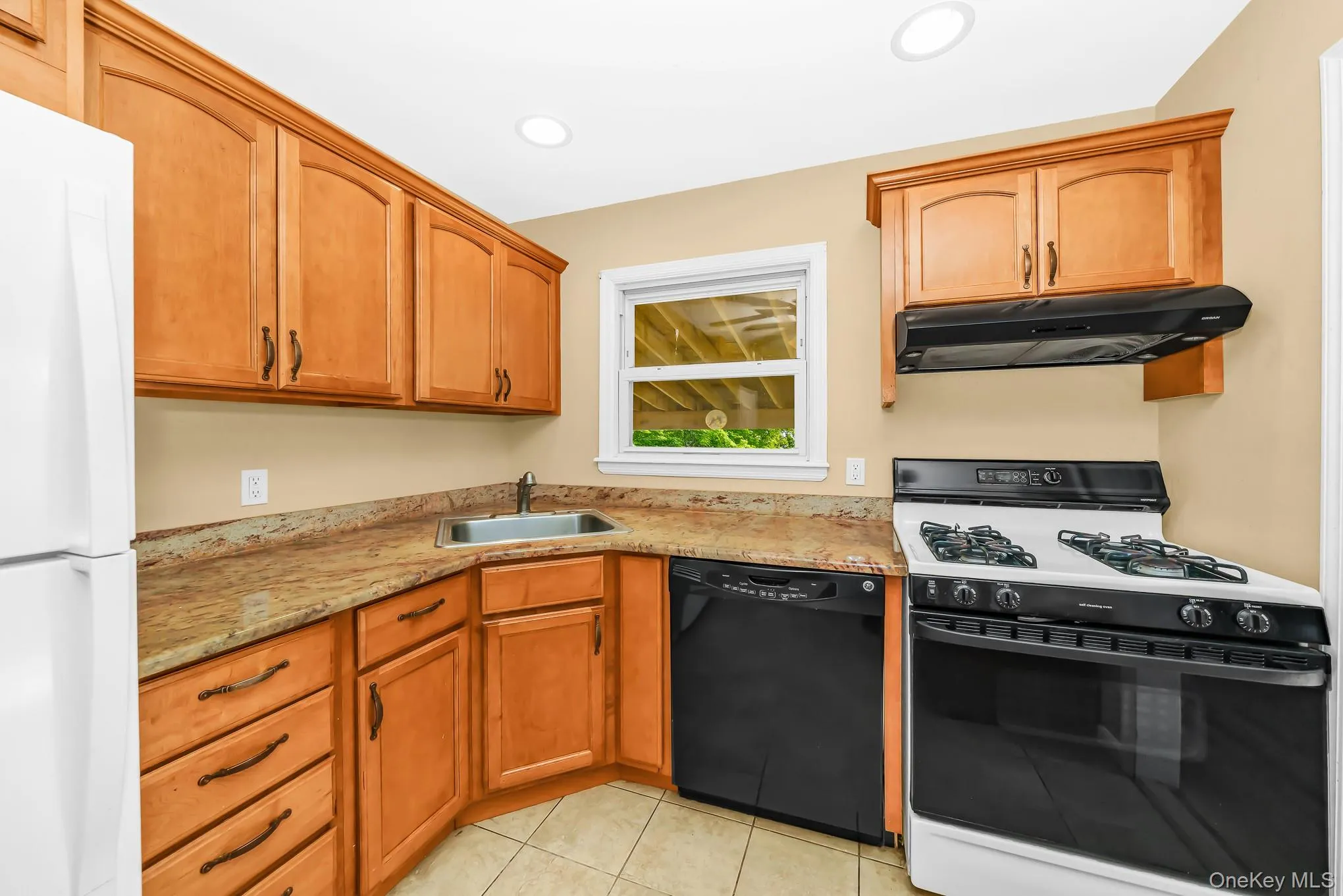 3872 Fulton Avenue, Hempstead, NY, 5 Bedrooms Bedrooms, 8 Rooms Rooms,2 BathroomsBathrooms,Residential,For Rent,Fulton,0,1004312 3872 Fulton Avenue, Hempstead, NY, 5 Bedrooms Bedrooms, 8 Rooms Rooms,2 BathroomsBathrooms,Residential,For Rent,Fulton,0,1004312