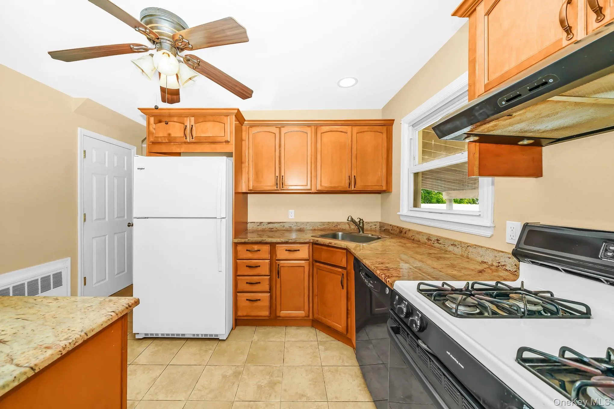 3872 Fulton Avenue, Hempstead, NY, 5 Bedrooms Bedrooms, 8 Rooms Rooms,2 BathroomsBathrooms,Residential,For Rent,Fulton,0,1004312 3872 Fulton Avenue, Hempstead, NY, 5 Bedrooms Bedrooms, 8 Rooms Rooms,2 BathroomsBathrooms,Residential,For Rent,Fulton,0,1004312