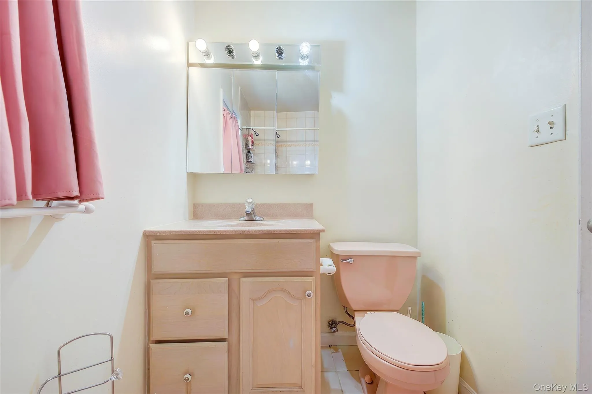 Upstairs Full Bath Upstairs Full Bath