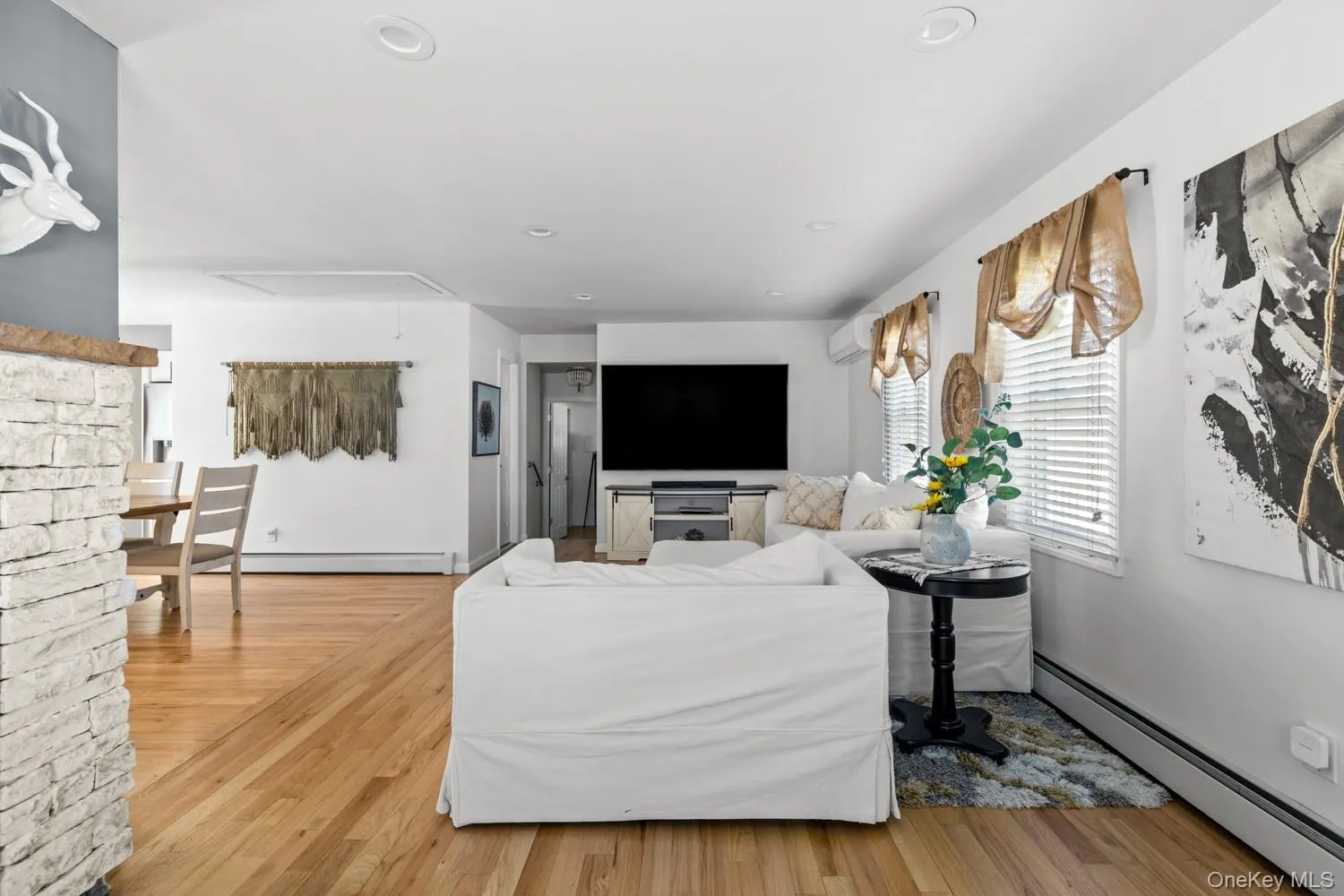 102 Garfield Place, Oyster Bay, NY, 2 Bedrooms Bedrooms, 7 Rooms Rooms,1 BathroomBathrooms,Residential,For Rent,Garfield,0,1004316 102 Garfield Place, Oyster Bay, NY, 2 Bedrooms Bedrooms, 7 Rooms Rooms,1 BathroomBathrooms,Residential,For Rent,Garfield,0,1004316