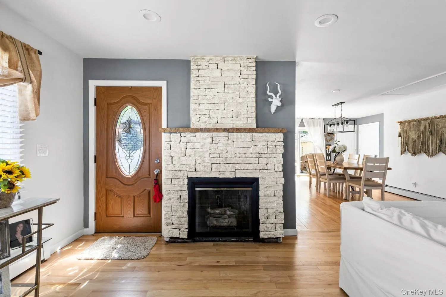 102 Garfield Place, Oyster Bay, NY, 2 Bedrooms Bedrooms, 7 Rooms Rooms,1 BathroomBathrooms,Residential,For Rent,Garfield,0,1004316 102 Garfield Place, Oyster Bay, NY, 2 Bedrooms Bedrooms, 7 Rooms Rooms,1 BathroomBathrooms,Residential,For Rent,Garfield,0,1004316