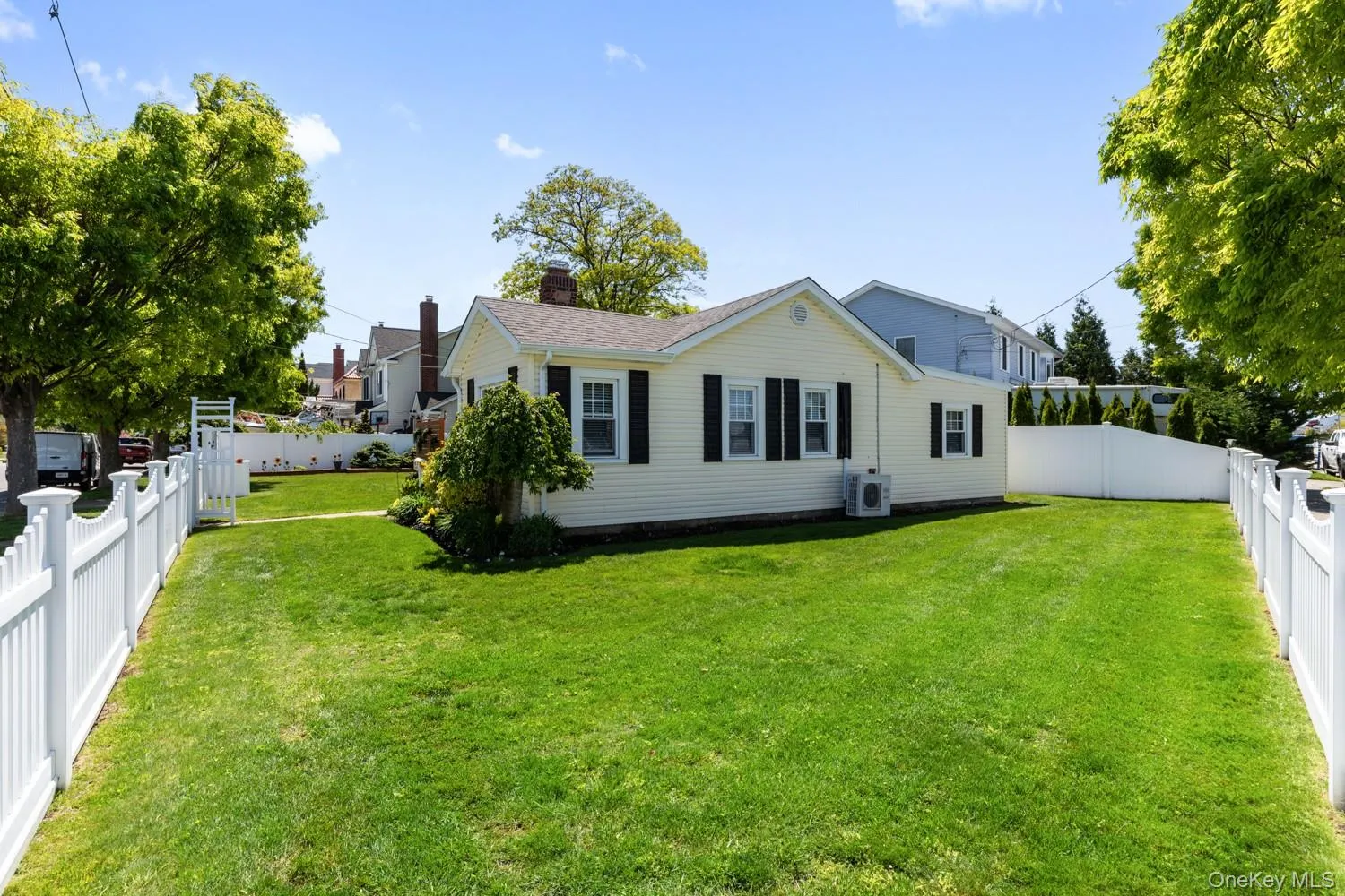 102 Garfield Place, Oyster Bay, NY, 2 Bedrooms Bedrooms, 7 Rooms Rooms,1 BathroomBathrooms,Residential,For Rent,Garfield,0,1004316 102 Garfield Place, Oyster Bay, NY, 2 Bedrooms Bedrooms, 7 Rooms Rooms,1 BathroomBathrooms,Residential,For Rent,Garfield,0,1004316