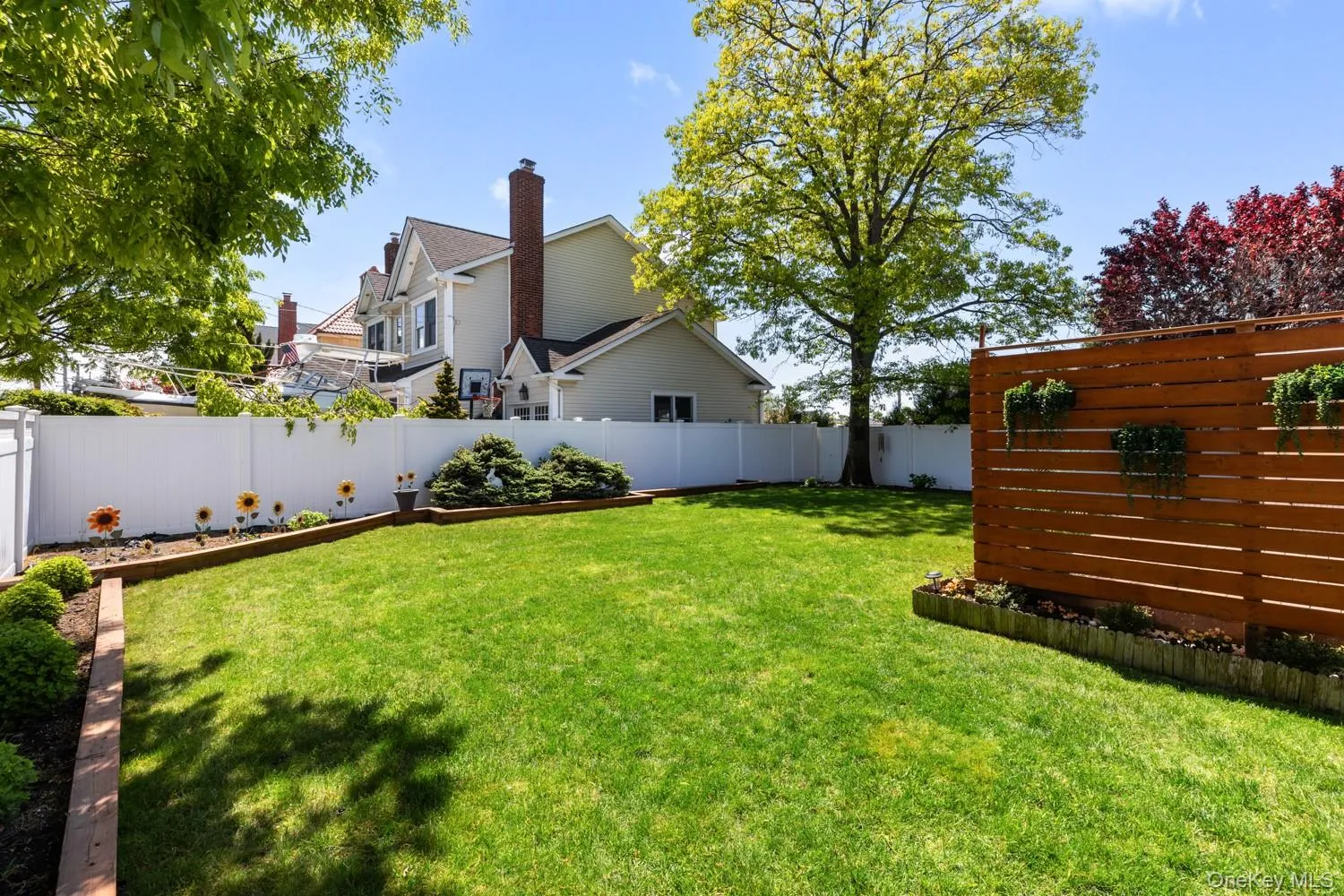102 Garfield Place, Oyster Bay, NY, 2 Bedrooms Bedrooms, 7 Rooms Rooms,1 BathroomBathrooms,Residential,For Rent,Garfield,0,1004316 102 Garfield Place, Oyster Bay, NY, 2 Bedrooms Bedrooms, 7 Rooms Rooms,1 BathroomBathrooms,Residential,For Rent,Garfield,0,1004316