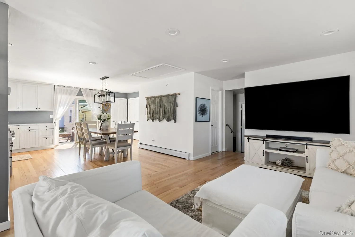 102 Garfield Place, Oyster Bay, NY, 2 Bedrooms Bedrooms, 7 Rooms Rooms,1 BathroomBathrooms,Residential,For Rent,Garfield,0,1004316 102 Garfield Place, Oyster Bay, NY, 2 Bedrooms Bedrooms, 7 Rooms Rooms,1 BathroomBathrooms,Residential,For Rent,Garfield,0,1004316