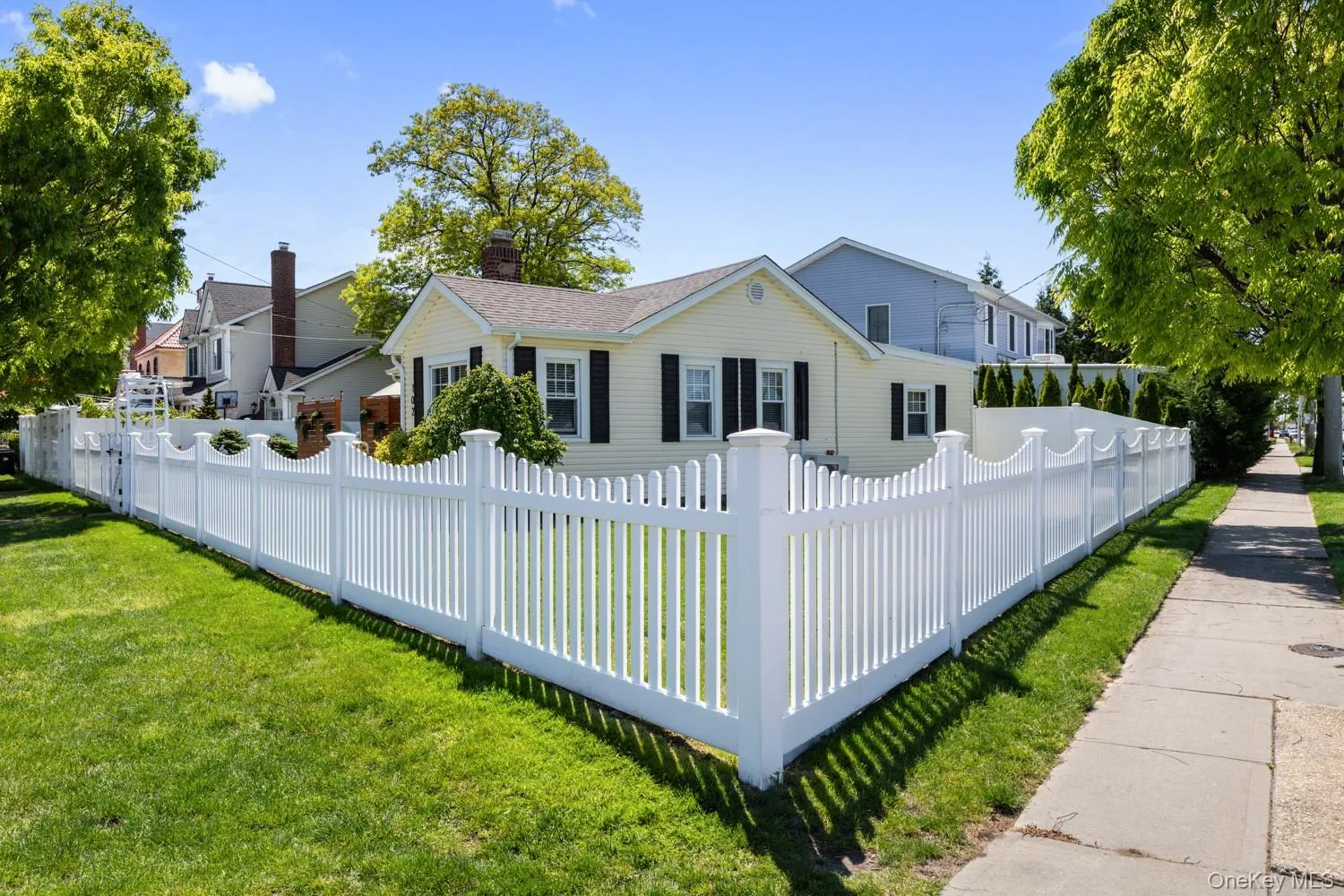 102 Garfield Place, Oyster Bay, NY, 2 Bedrooms Bedrooms, 7 Rooms Rooms,1 BathroomBathrooms,Residential,For Rent,Garfield,0,1004316 102 Garfield Place, Oyster Bay, NY, 2 Bedrooms Bedrooms, 7 Rooms Rooms,1 BathroomBathrooms,Residential,For Rent,Garfield,0,1004316