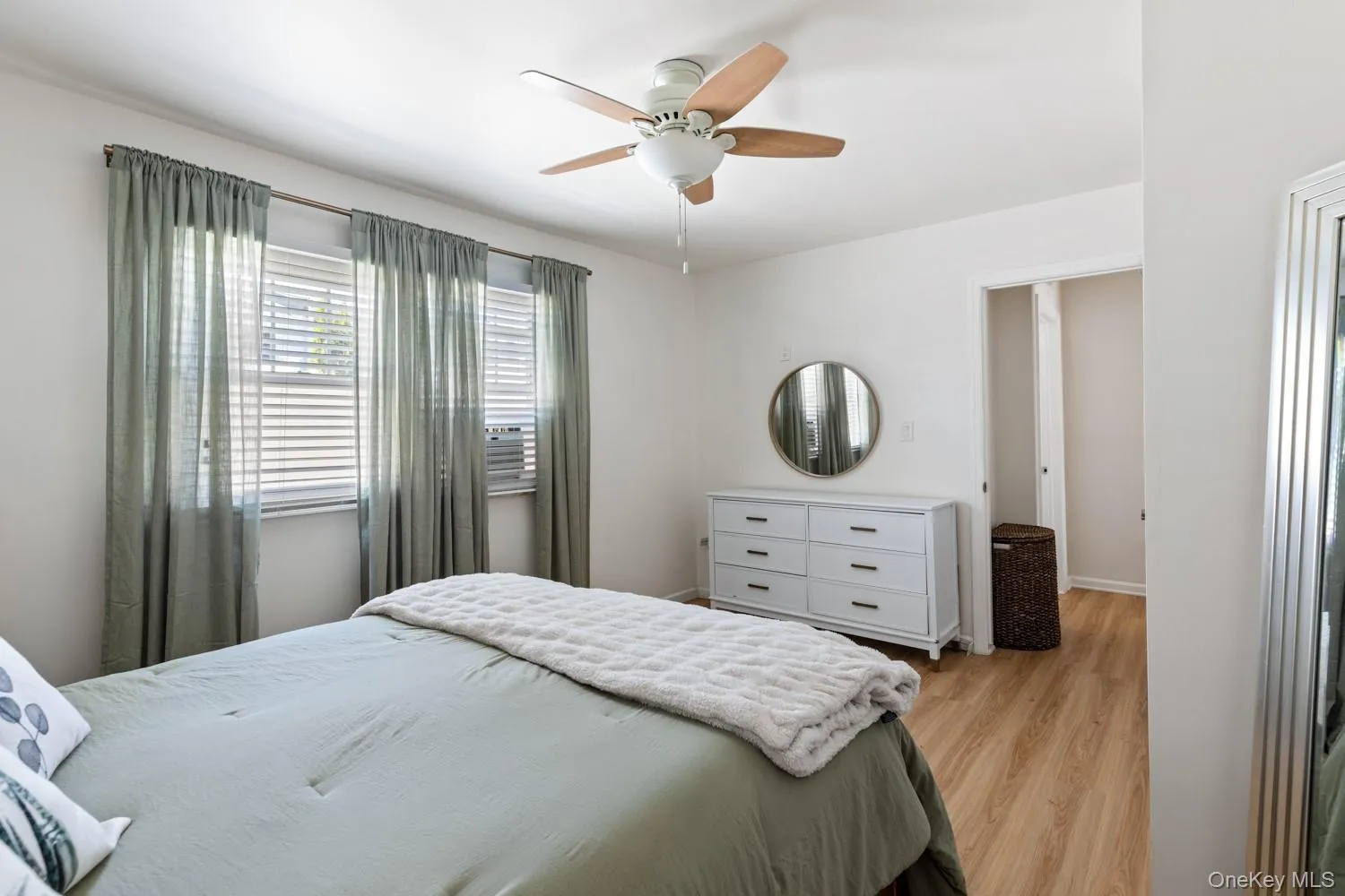 102 Garfield Place, Oyster Bay, NY, 2 Bedrooms Bedrooms, 7 Rooms Rooms,1 BathroomBathrooms,Residential,For Rent,Garfield,0,1004316 102 Garfield Place, Oyster Bay, NY, 2 Bedrooms Bedrooms, 7 Rooms Rooms,1 BathroomBathrooms,Residential,For Rent,Garfield,0,1004316