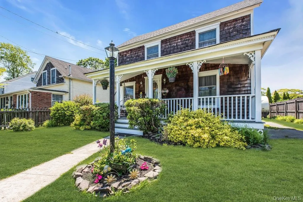 50 Rollstone Avenue, Islip, NY, 3 Bedrooms Bedrooms, 6 Rooms Rooms,1 BathroomBathrooms,Residential,For Rent,Rollstone,0,1004317 50 Rollstone Avenue, Islip, NY, 3 Bedrooms Bedrooms, 6 Rooms Rooms,1 BathroomBathrooms,Residential,For Rent,Rollstone,0,1004317