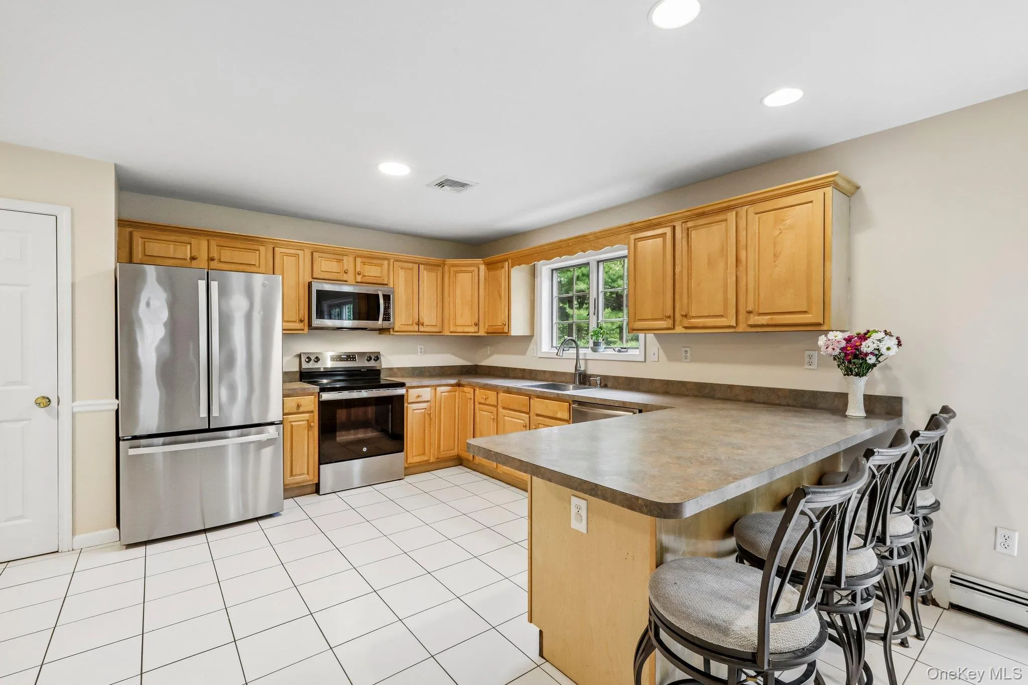 33 Sutherland Drive, Woodbury, NY, 4 Bedrooms Bedrooms, 9 Rooms Rooms,2 BathroomsBathrooms,Residential,For Rent,Sutherland,0,1004321 33 Sutherland Drive, Woodbury, NY, 4 Bedrooms Bedrooms, 9 Rooms Rooms,2 BathroomsBathrooms,Residential,For Rent,Sutherland,0,1004321