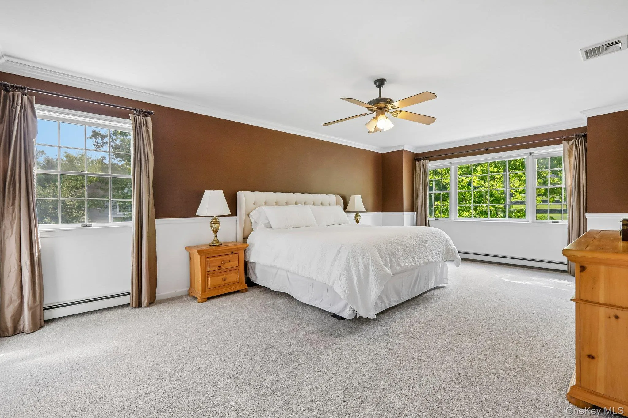 Spacious primary bedroom ensuite. Spacious primary bedroom ensuite.