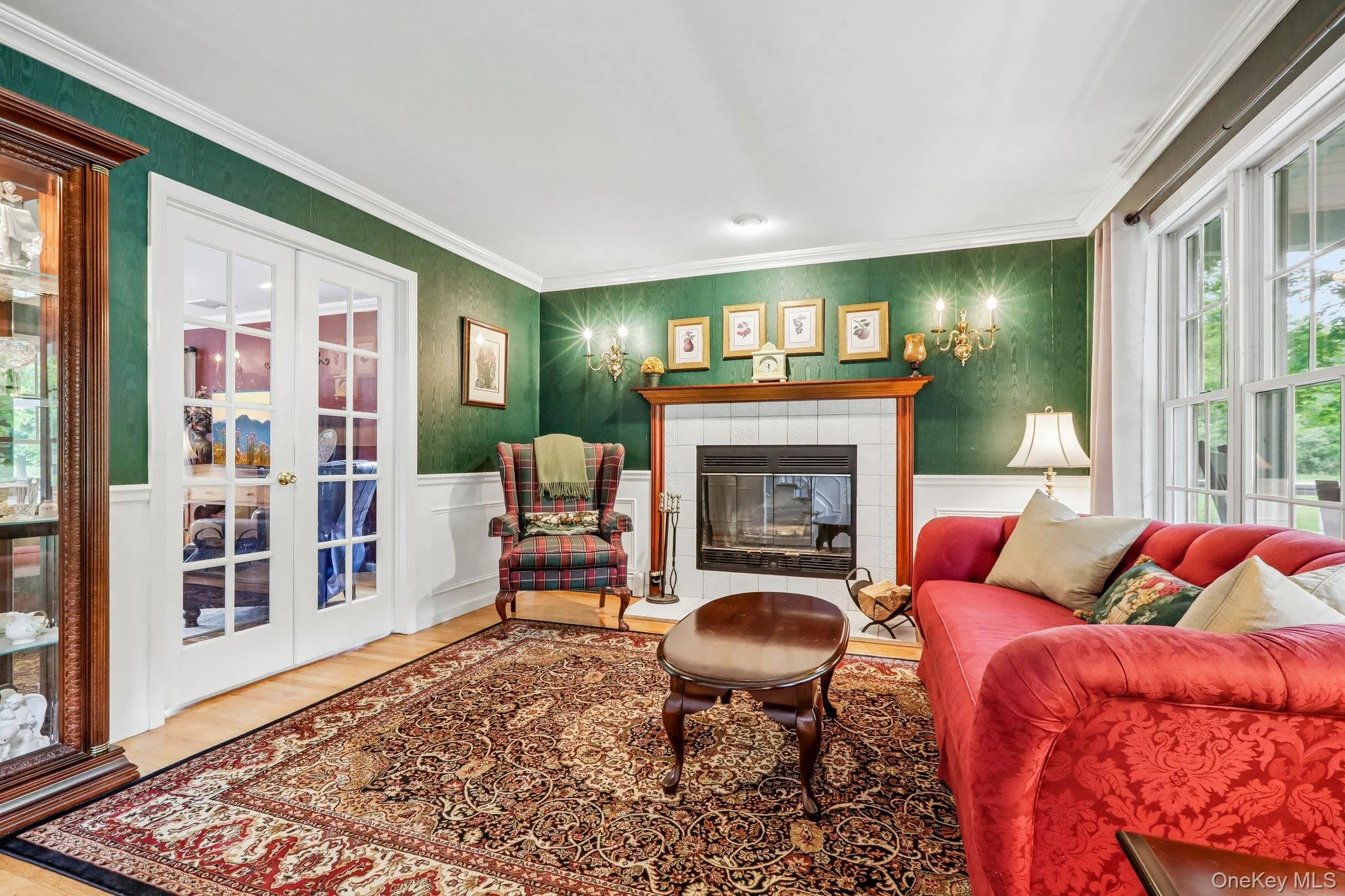 Formal living with fireplace, perfect for traditional funishings. Formal living with fireplace, perfect for traditional funishings.