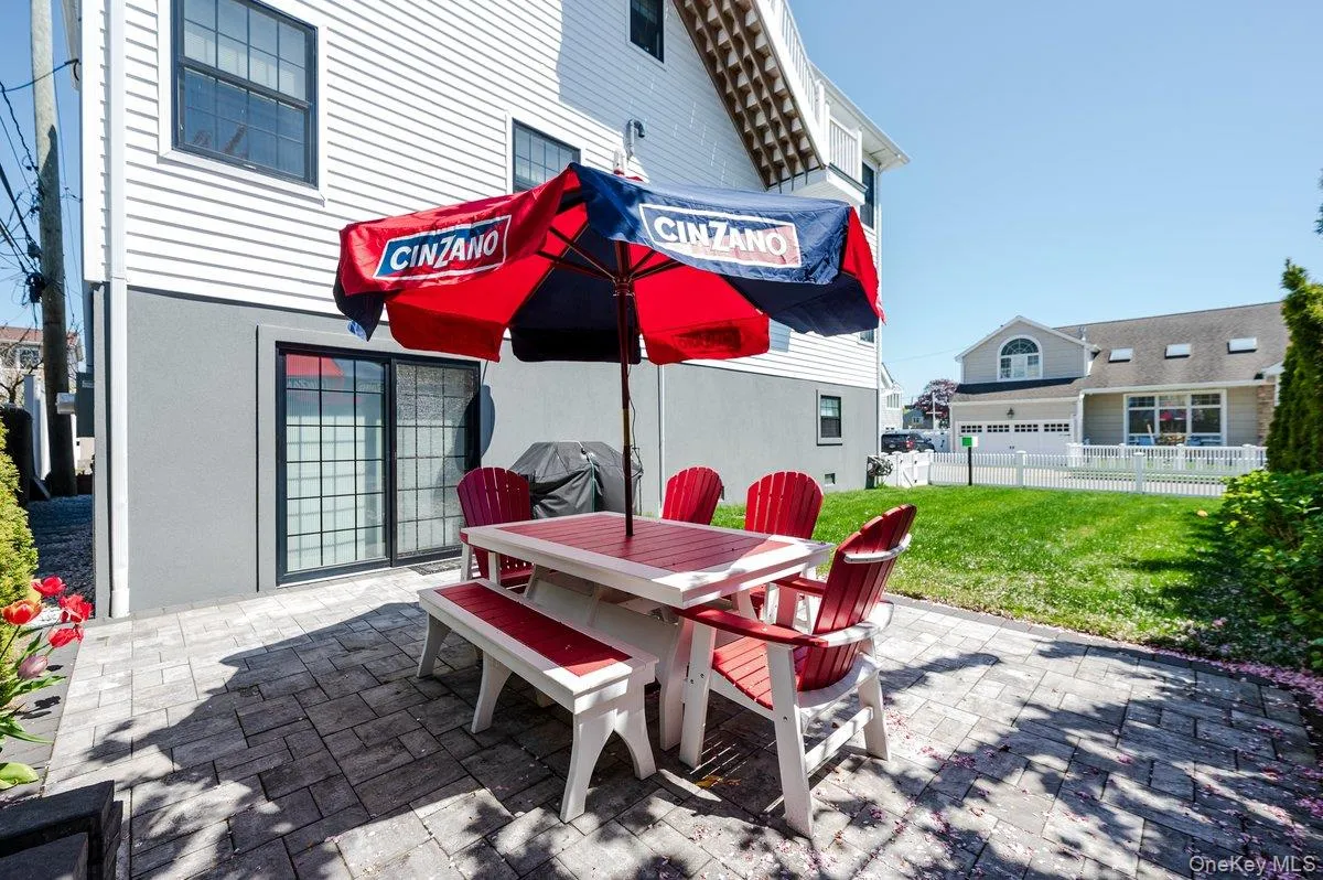 75 Curley Street, Long Beach, NY, 4 Bedrooms Bedrooms, 10 Rooms Rooms,3 BathroomsBathrooms,Residential,For Rent,Curley,0,1004336 75 Curley Street, Long Beach, NY, 4 Bedrooms Bedrooms, 10 Rooms Rooms,3 BathroomsBathrooms,Residential,For Rent,Curley,0,1004336