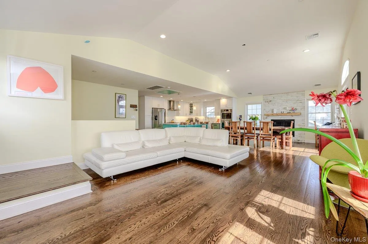 75 Curley Street, Long Beach, NY, 4 Bedrooms Bedrooms, 10 Rooms Rooms,3 BathroomsBathrooms,Residential,For Rent,Curley,0,1004336 75 Curley Street, Long Beach, NY, 4 Bedrooms Bedrooms, 10 Rooms Rooms,3 BathroomsBathrooms,Residential,For Rent,Curley,0,1004336
